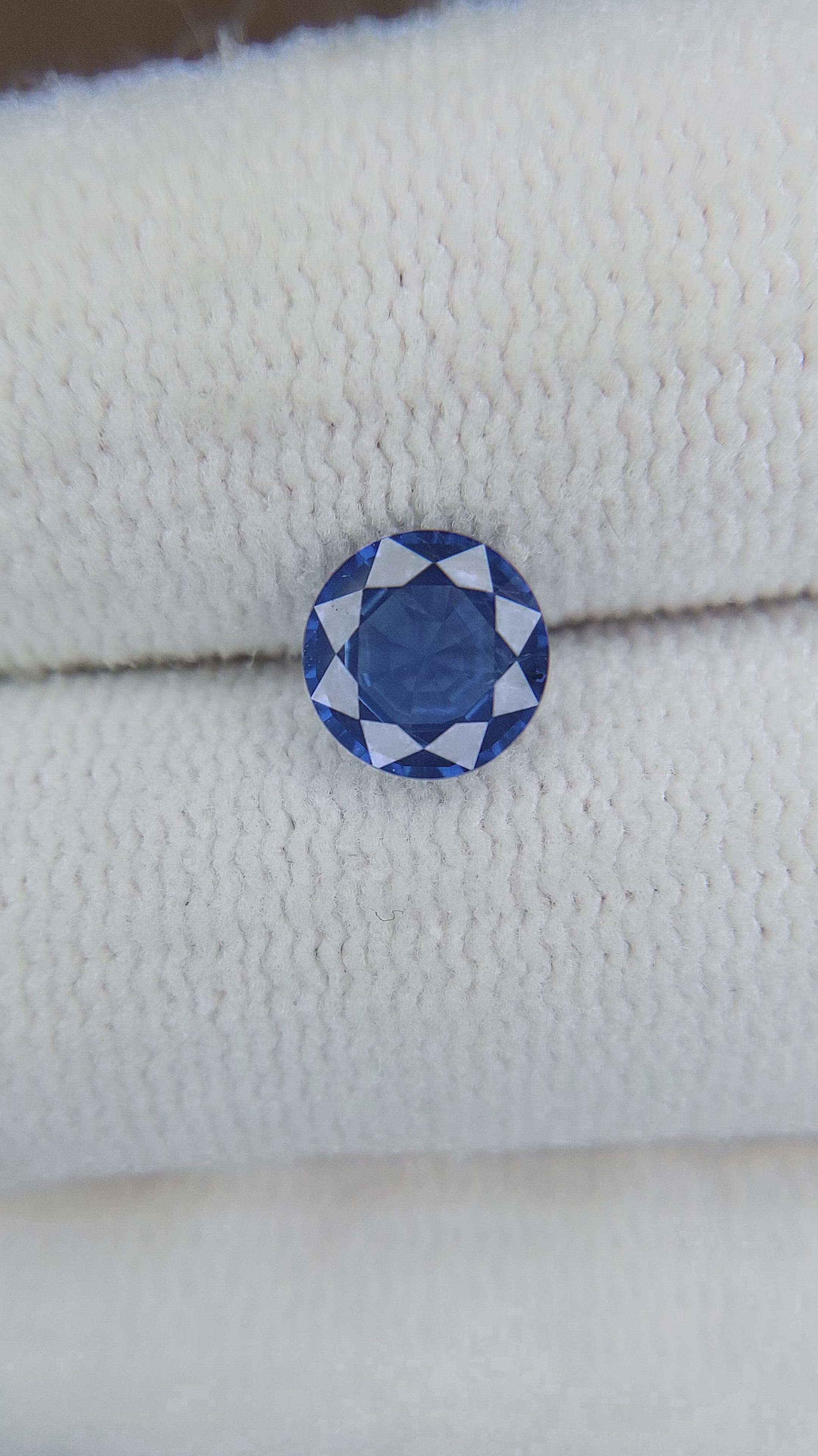 1.03 Ct. Blue Sapphire from Ceylon (Sri Lanka) Size Video