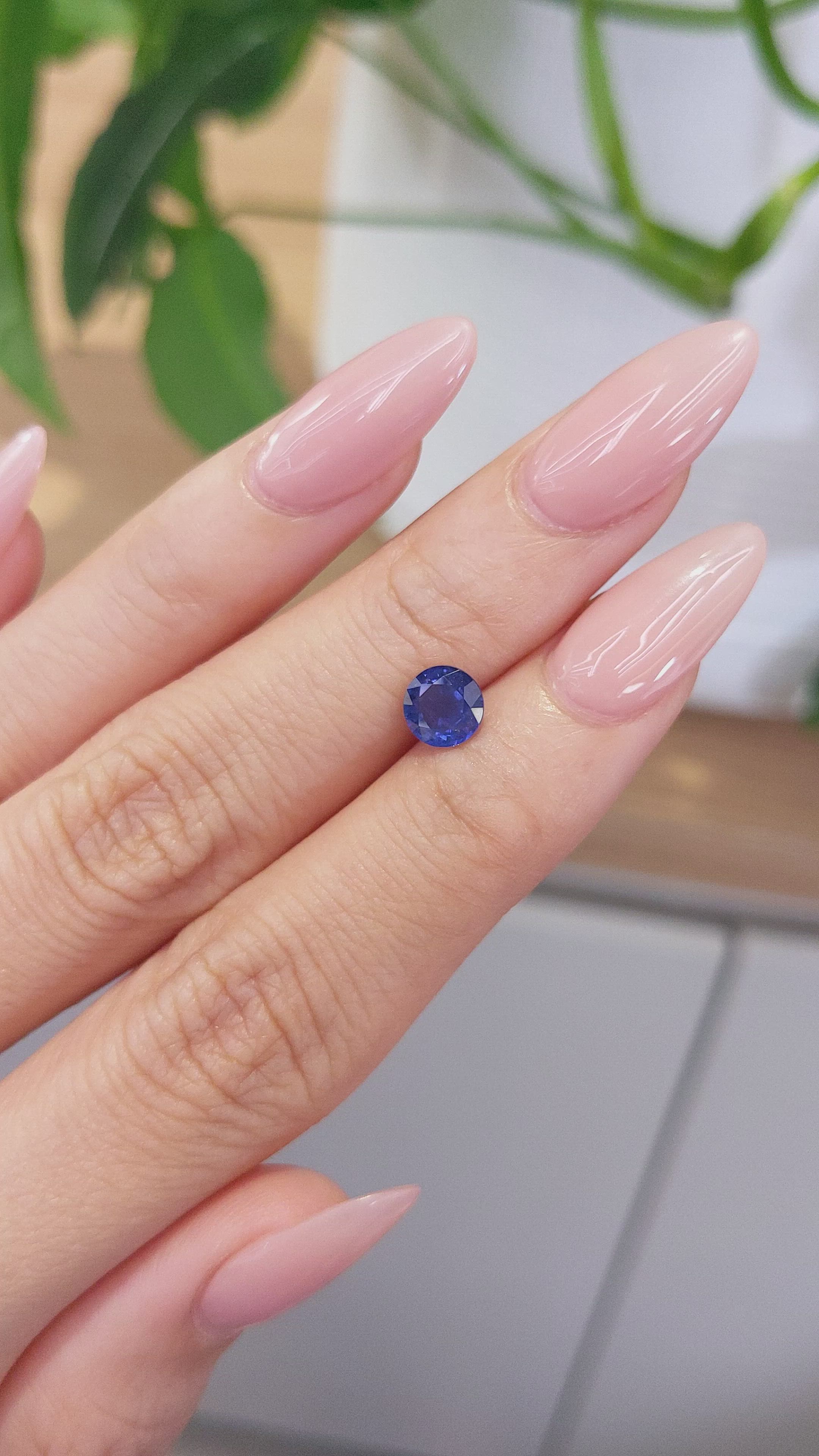 1.03 Ct. Blue Sapphire from Ceylon (Sri Lanka) Size Video
