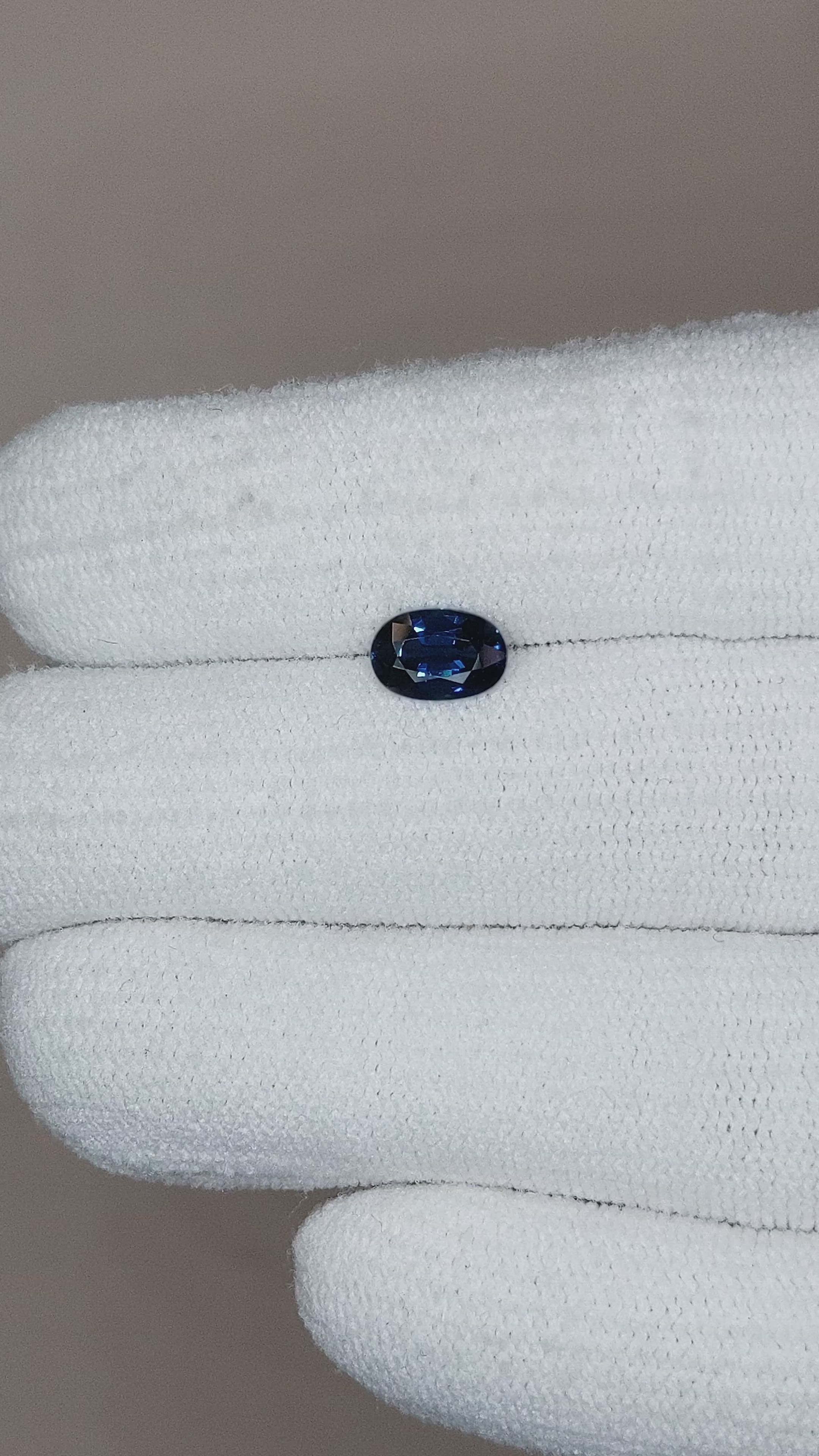 0.93 Ct. Blue Sapphire from Ceylon (Sri Lanka) Size Video