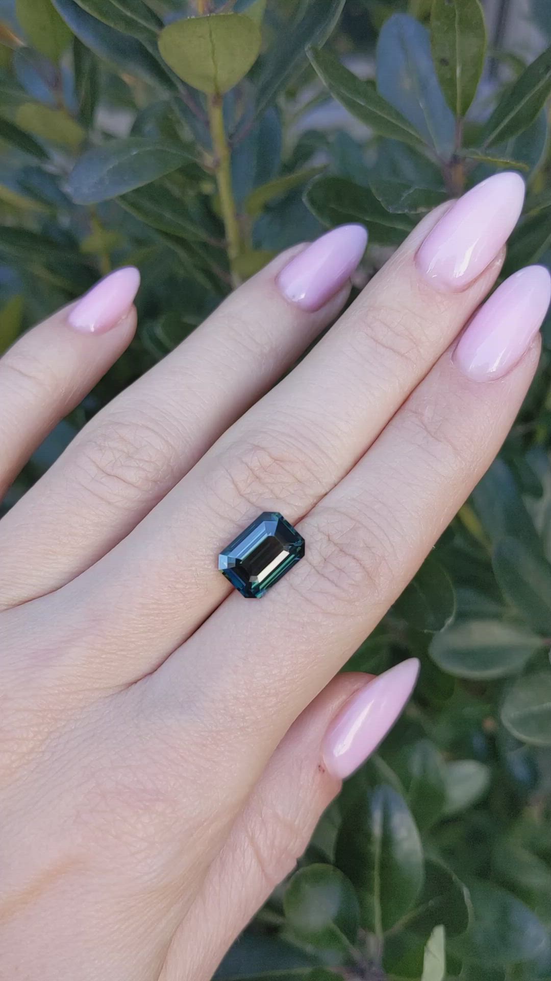 4.07 Ct. Greenish Blue Sapphire from Ceylon (Sri Lanka) Size Video