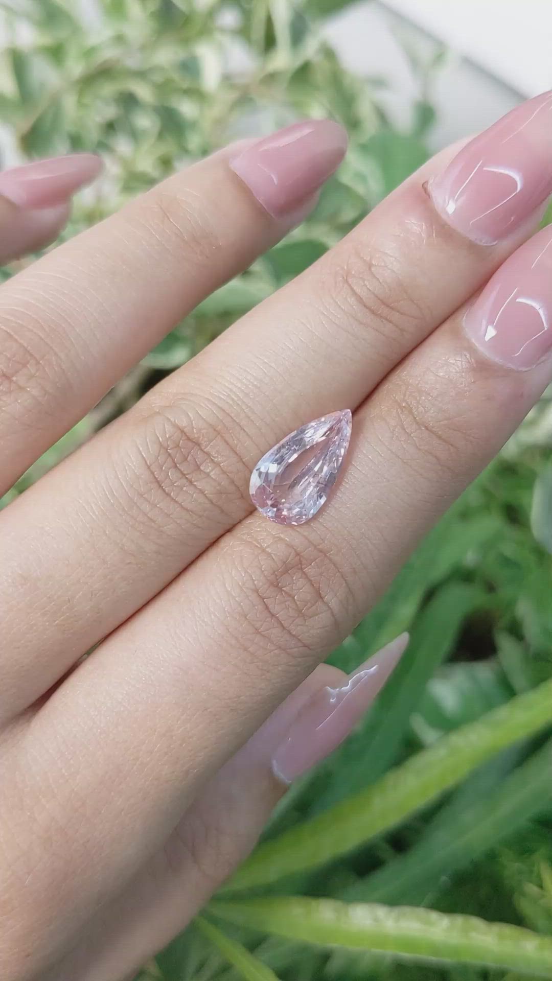 3.90 Ct. Peach Sapphire from Ceylon (Sri Lanka) Size Video