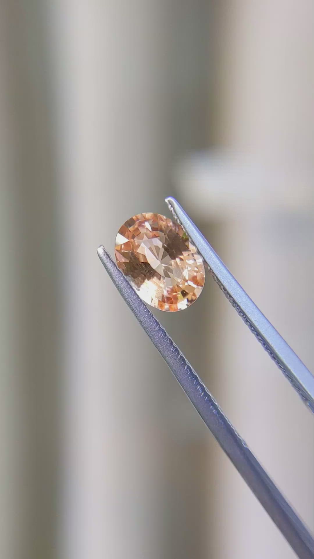 1.39 Ct. Padparadscha Sapphire from Ceylon (Sri Lanka) Size Video