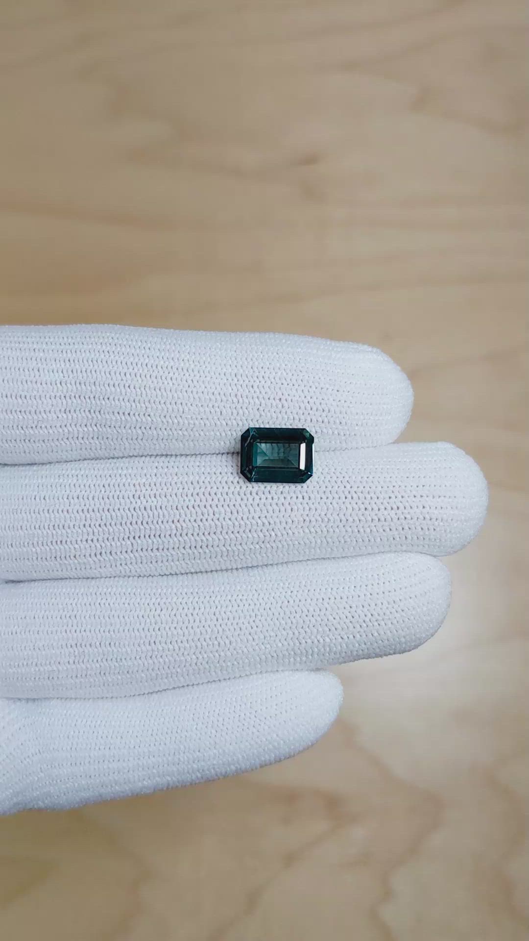 2.84 Ct. Greenish Blue Sapphire from Ceylon (Sri Lanka) Size Video