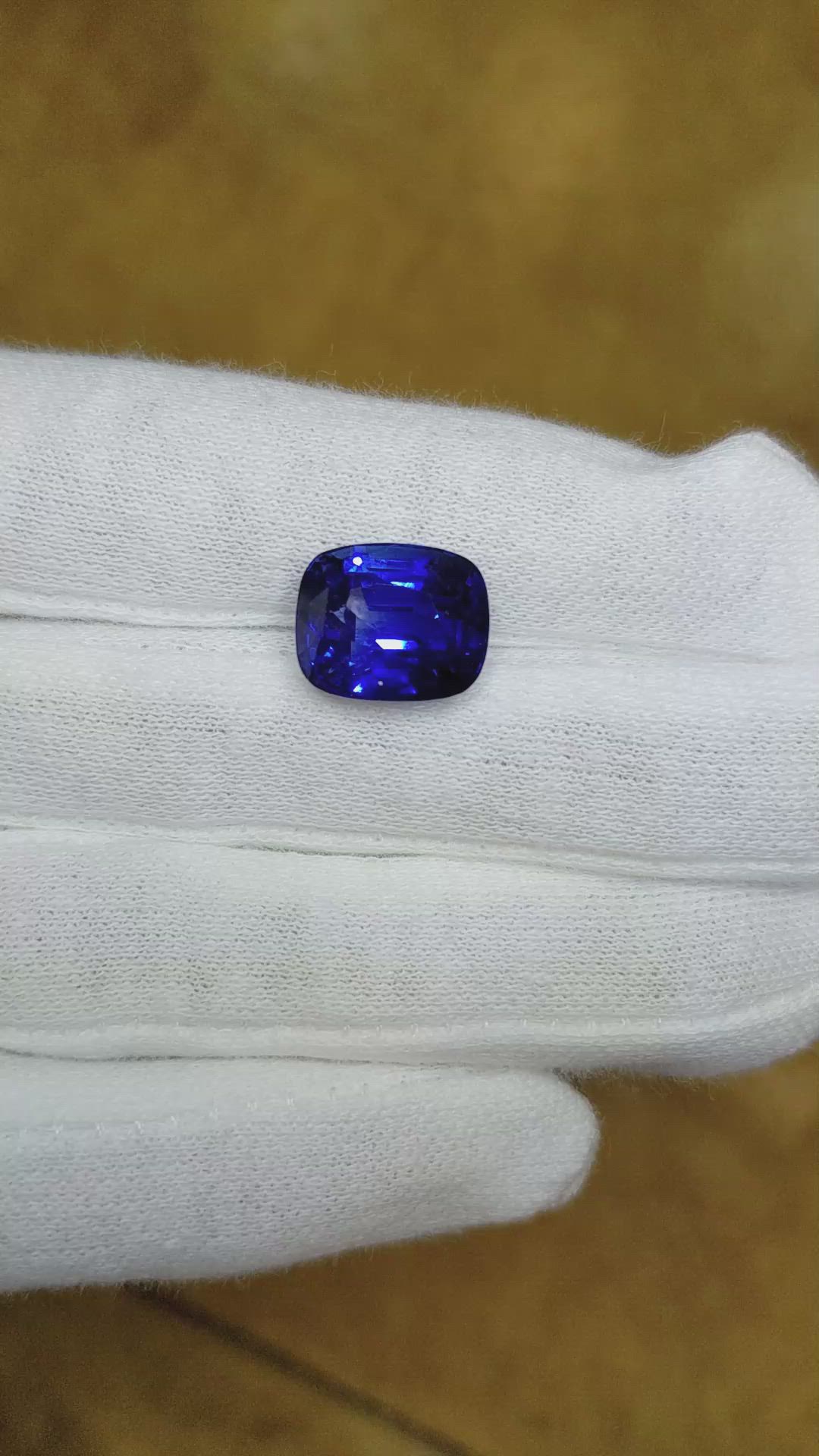 10.26 Ct. Blue Sapphire from Ceylon (Sri Lanka) Size Video