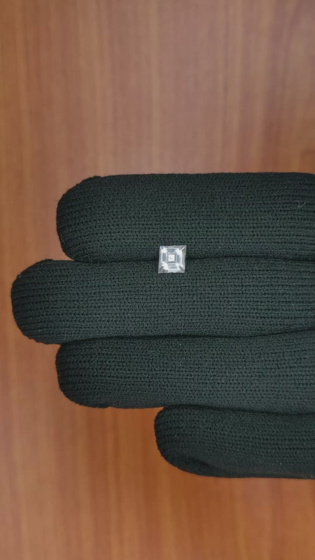 1.06 Ct. White Sapphire from Ceylon (Sri Lanka) Size Video