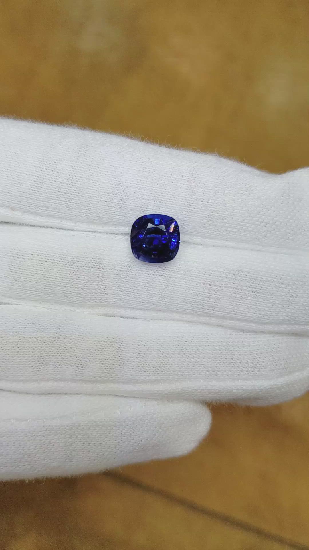 3.67 Ct. Blue Sapphire from Ceylon (Sri Lanka) Size Video