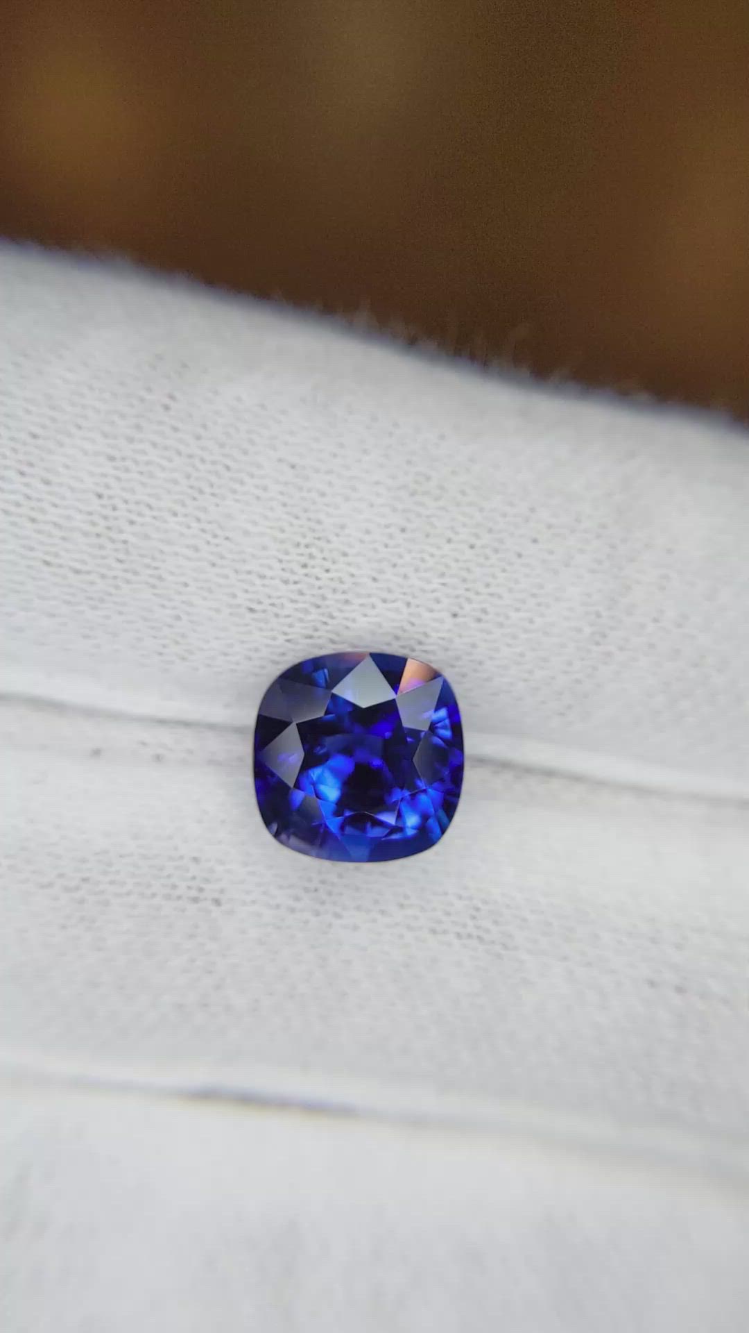 3.67 Ct. Blue Sapphire from Ceylon (Sri Lanka) Size Video
