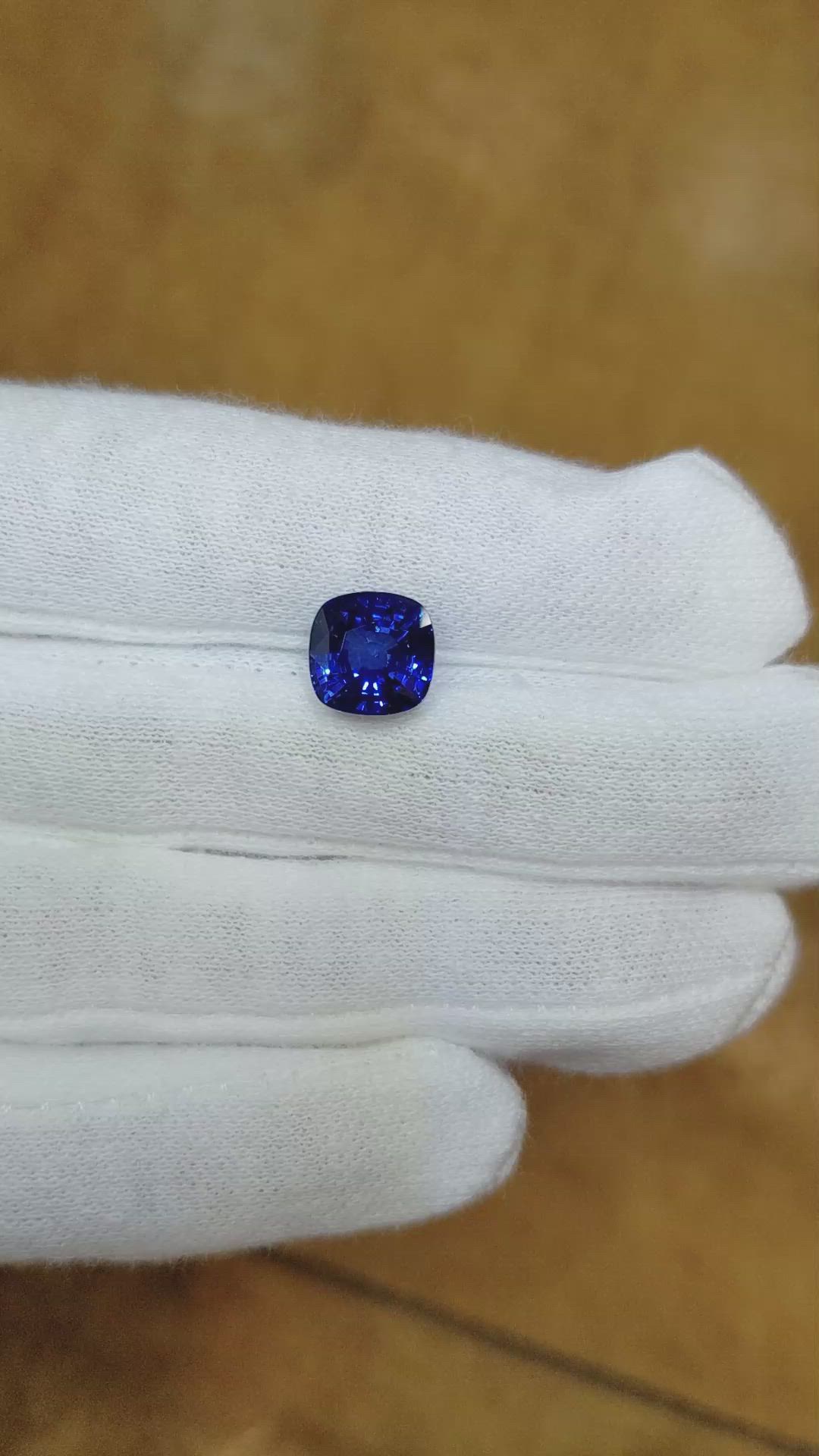 4.67 Ct. Blue Sapphire from Ceylon (Sri Lanka) Size Video