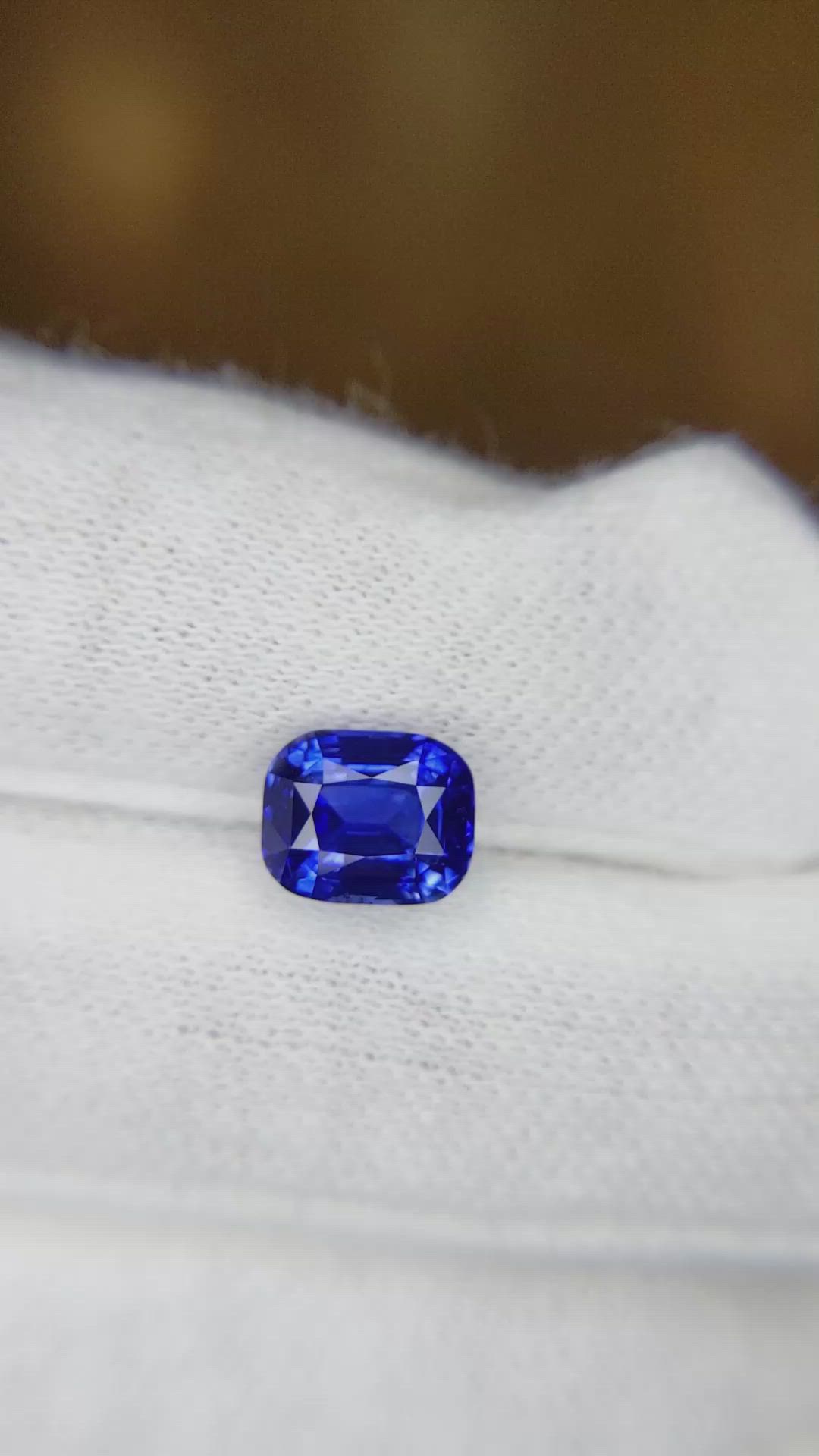 2.78 Ct. Blue Sapphire from Ceylon (Sri Lanka) Size Video