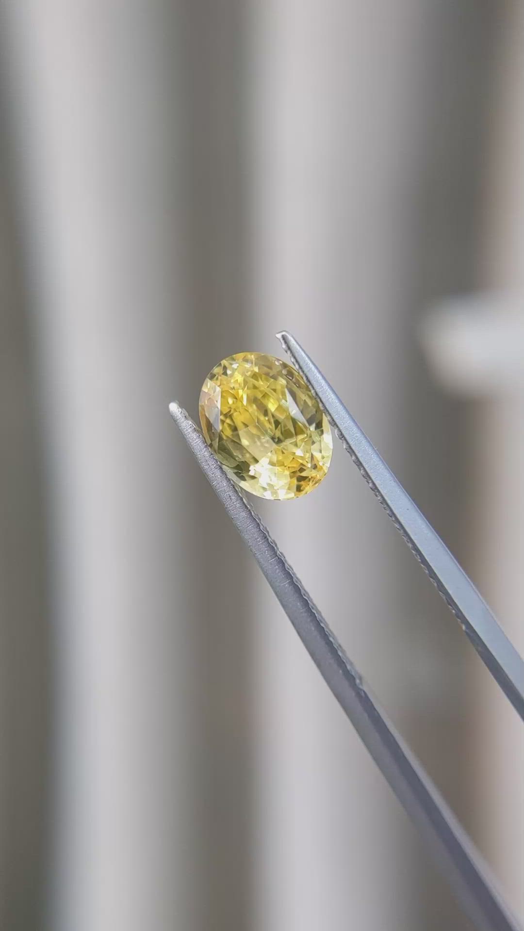 2.56 Ct. Yellow Sapphire from Ceylon (Sri Lanka) Size Video