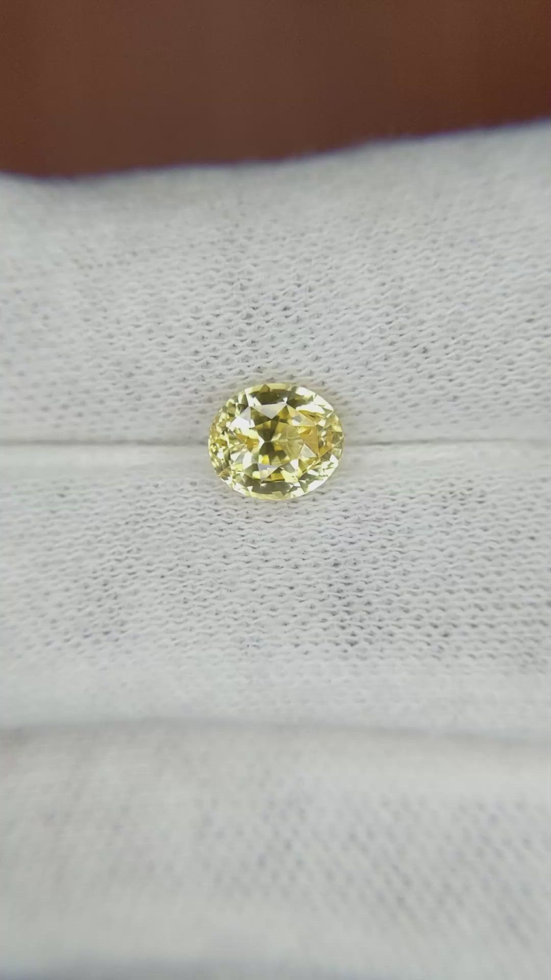 1.90 Ct. Yellow Sapphire from Ceylon (Sri Lanka) Size Video