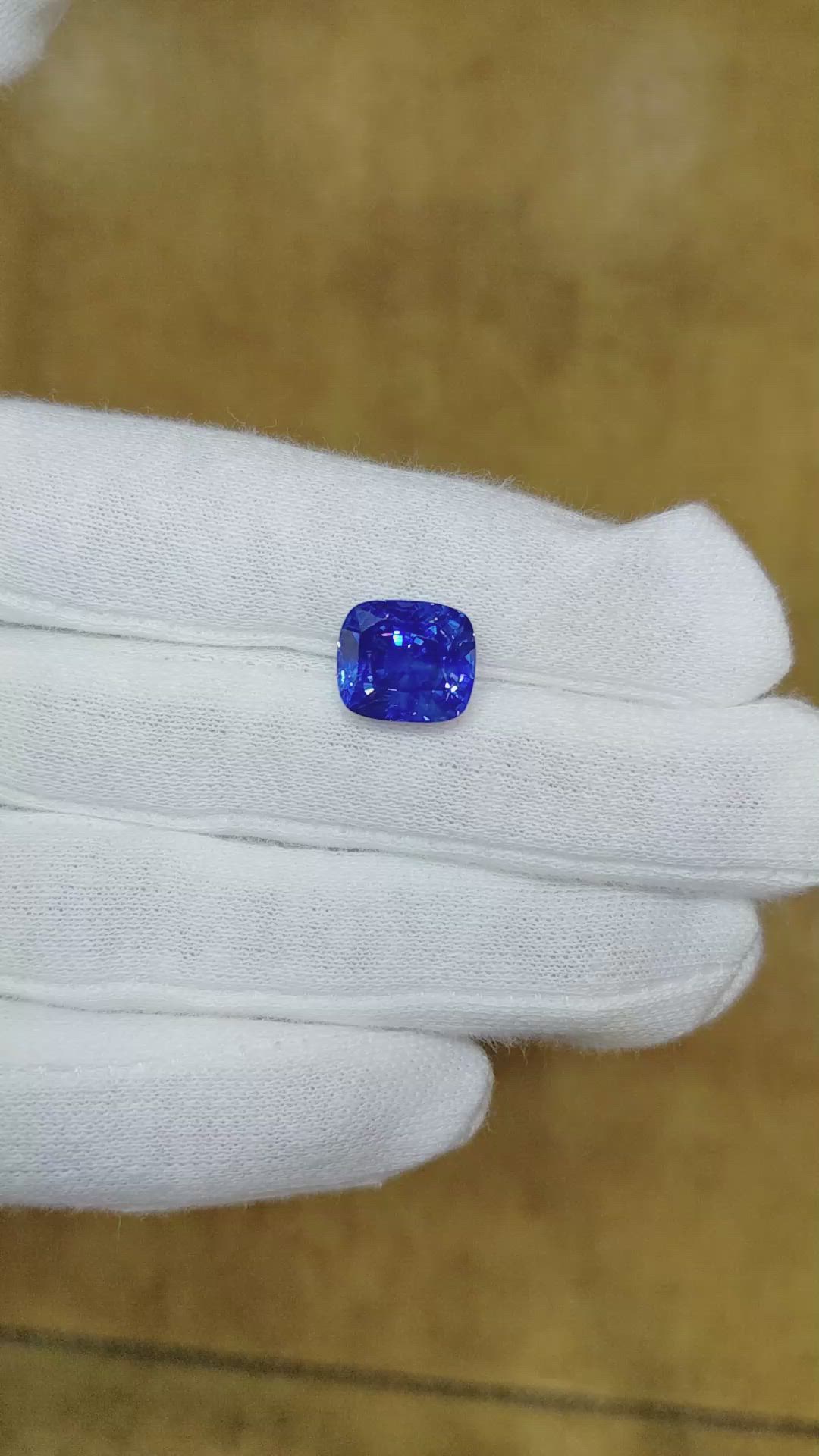 8.20 Ct. Blue Sapphire from Ceylon (Sri Lanka) Size Video
