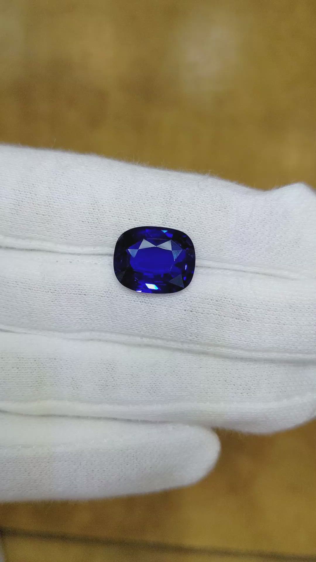 9.29 Ct. Blue Sapphire from Ceylon (Sri Lanka) Size Video