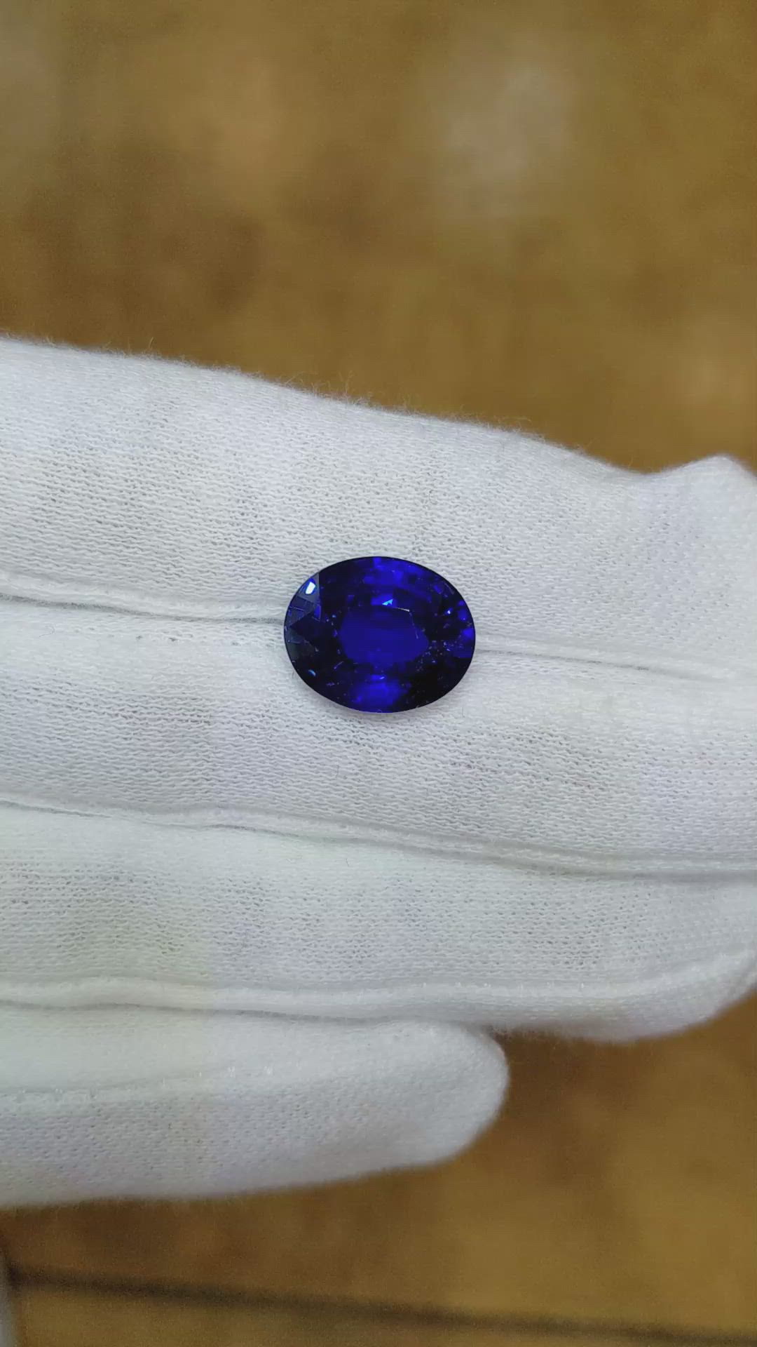 9.15 Ct. Blue Sapphire from Ceylon (Sri Lanka) Size Video