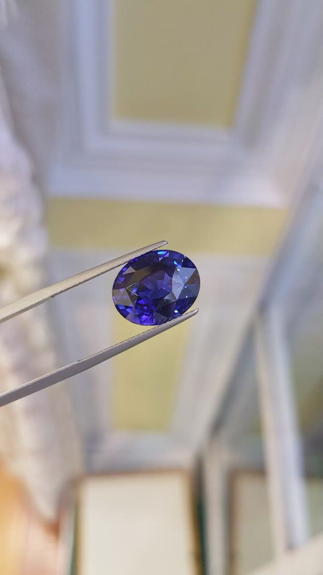 9.15 Ct. Blue Sapphire from Ceylon (Sri Lanka) Size Video