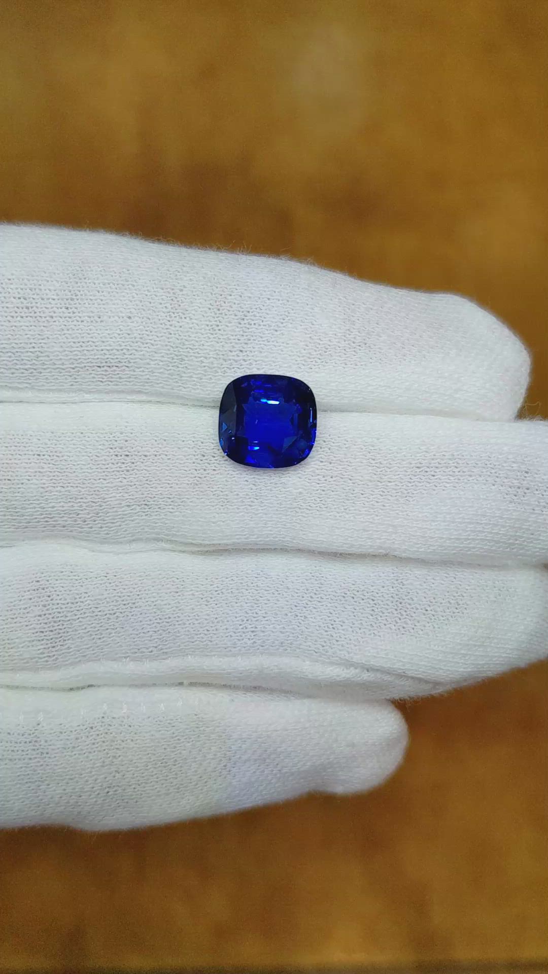 5.12 Ct. Blue Sapphire from Ceylon (Sri Lanka) Size Video