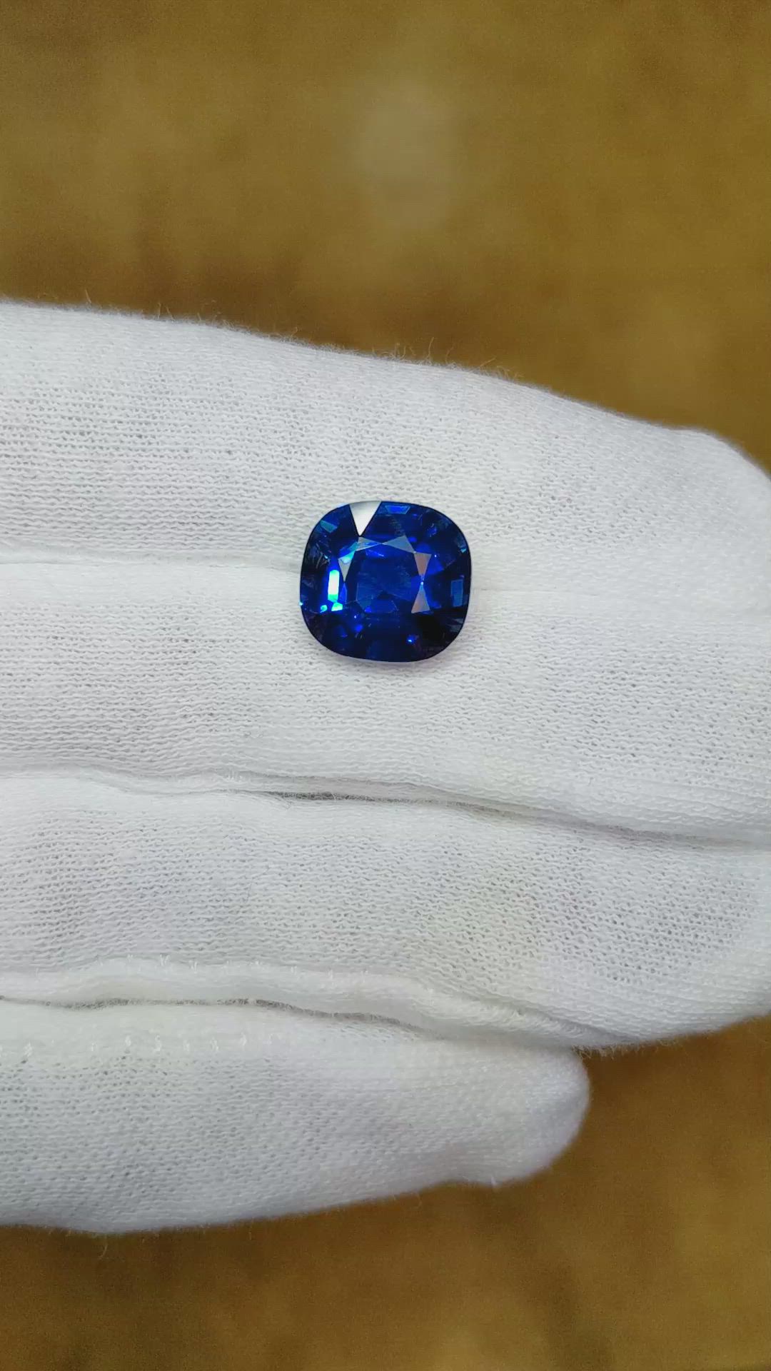 7.52 Ct. Blue Sapphire from Ceylon (Sri Lanka) Size Video