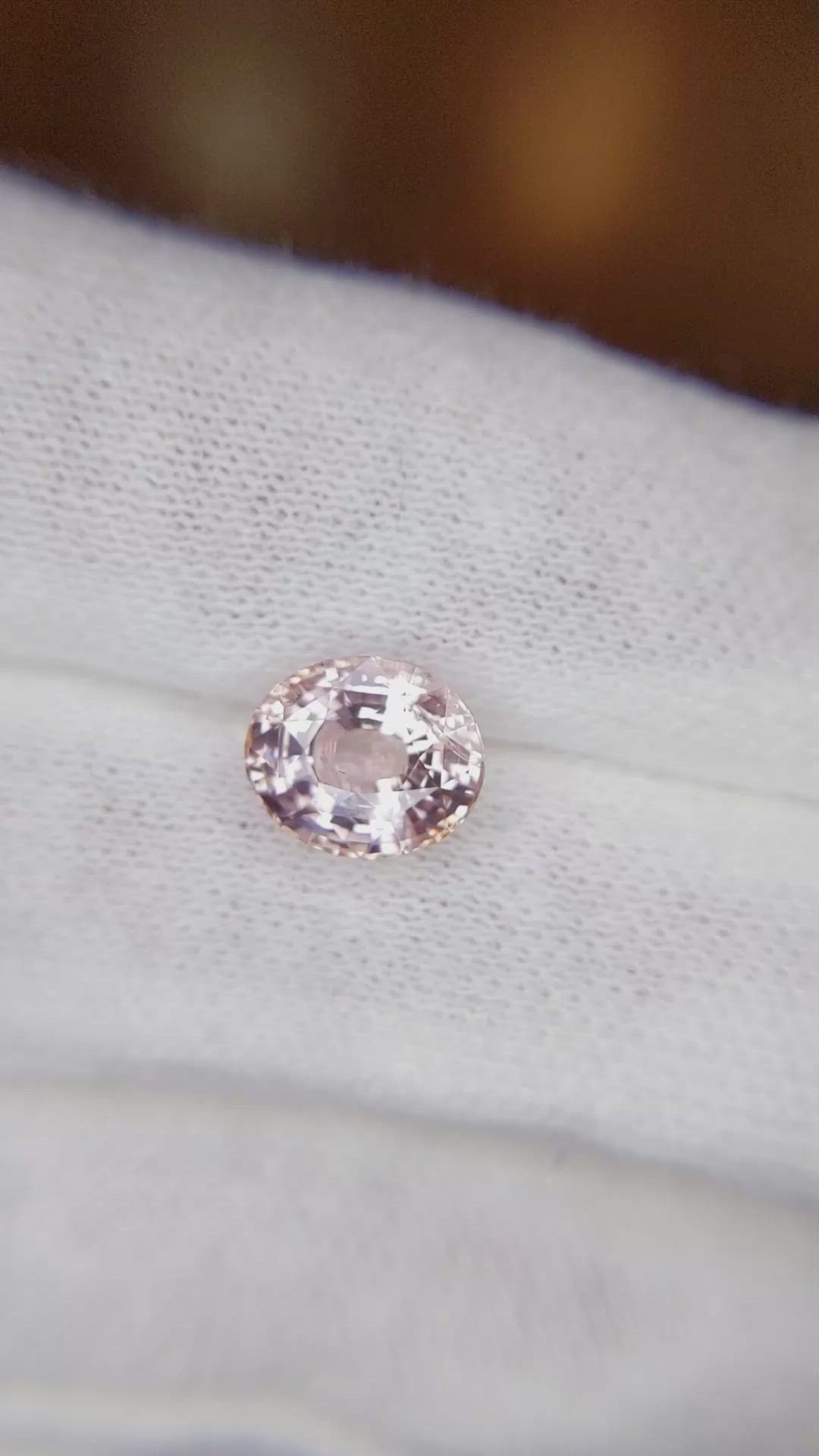 3.06 Ct. Padparadscha Sapphire from Ceylon (Sri Lanka) Size Video