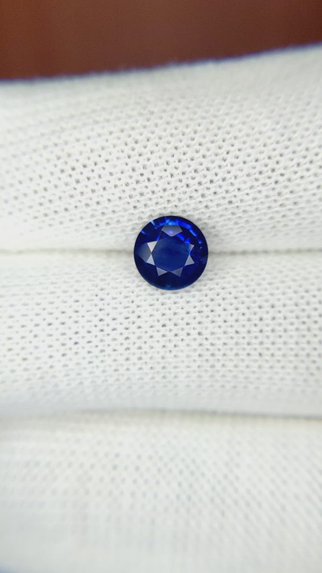 1.35 Ct. Blue Sapphire from Ceylon (Sri Lanka) Size Video
