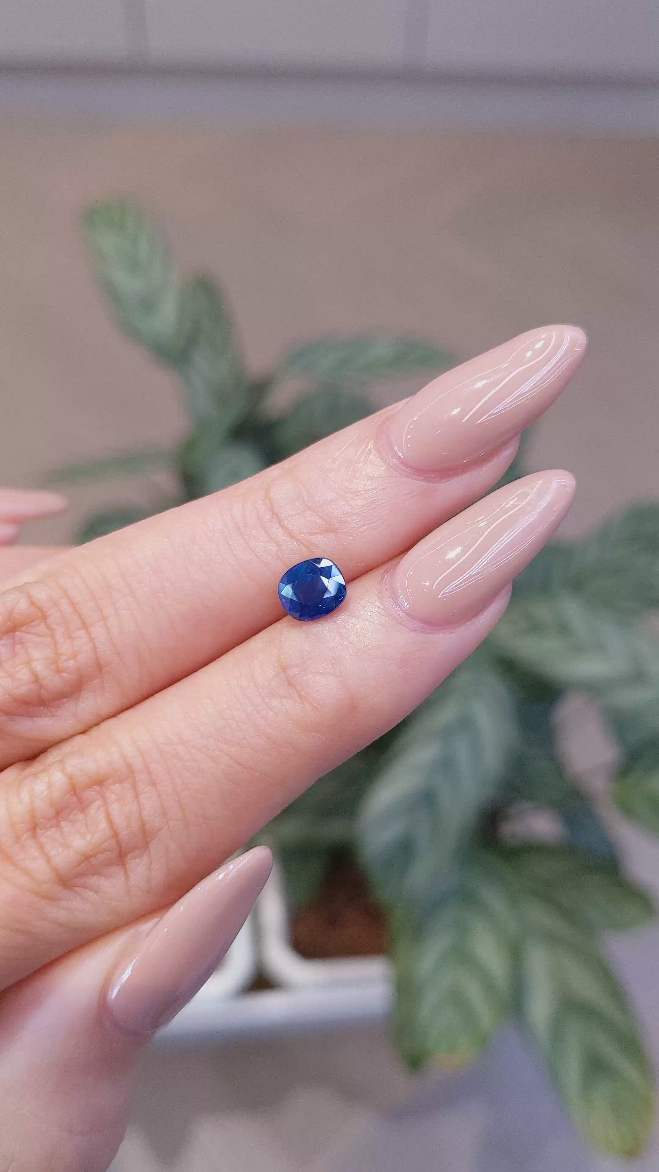 1.23 Ct. Blue Sapphire from Ceylon (Sri Lanka) Size Video