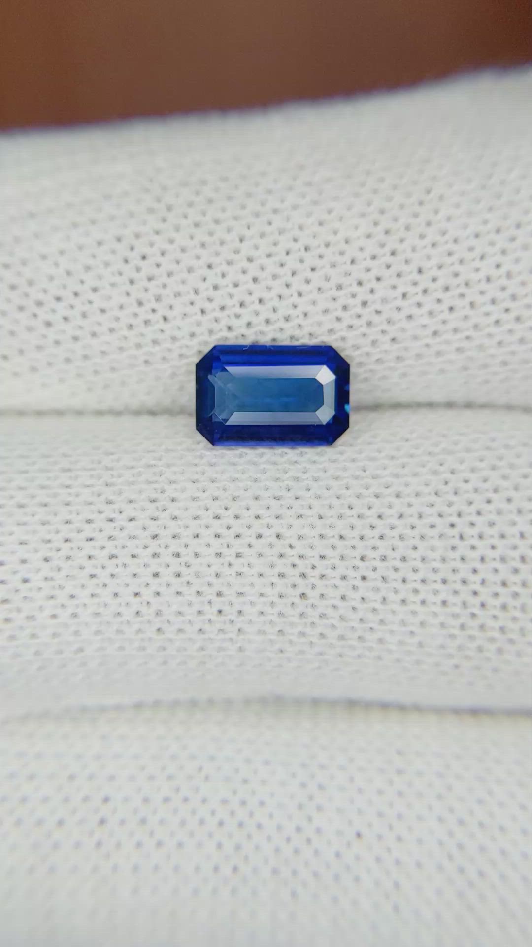 1.51 Ct. Blue Sapphire from Ceylon (Sri Lanka) Size Video