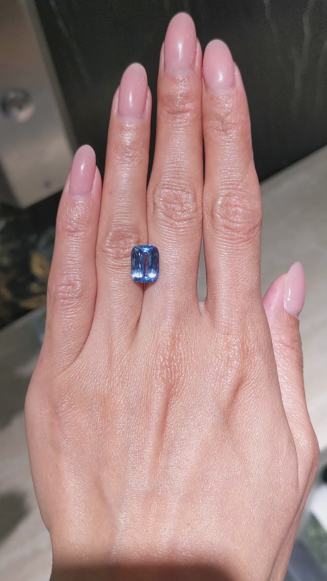 5.01 Ct. Blue Sapphire from Ceylon (Sri Lanka) Size Video