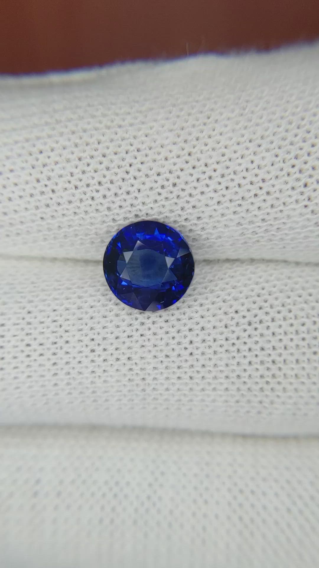 2.57 Ct. Blue Sapphire from Ceylon (Sri Lanka) Size Video