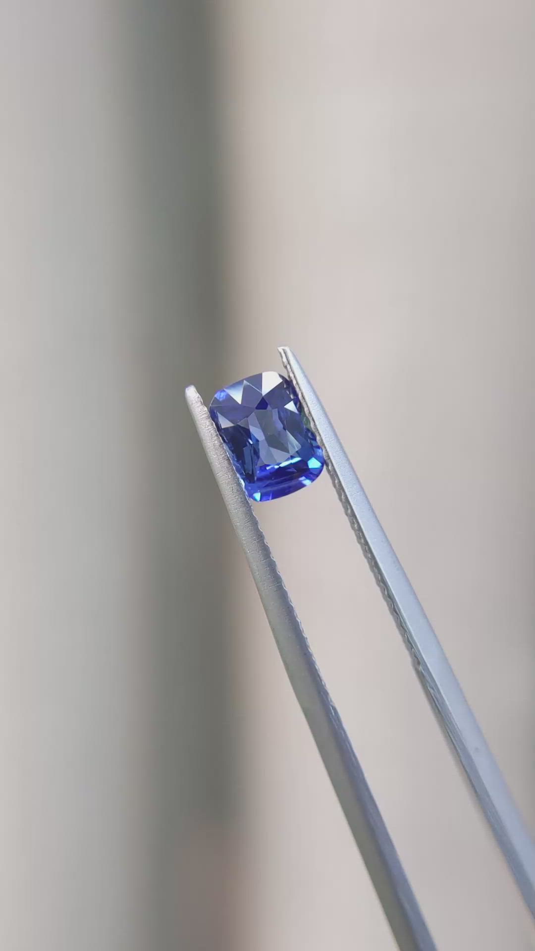 1.14 Ct. Blue Sapphire from Ceylon (Sri Lanka) Size Video