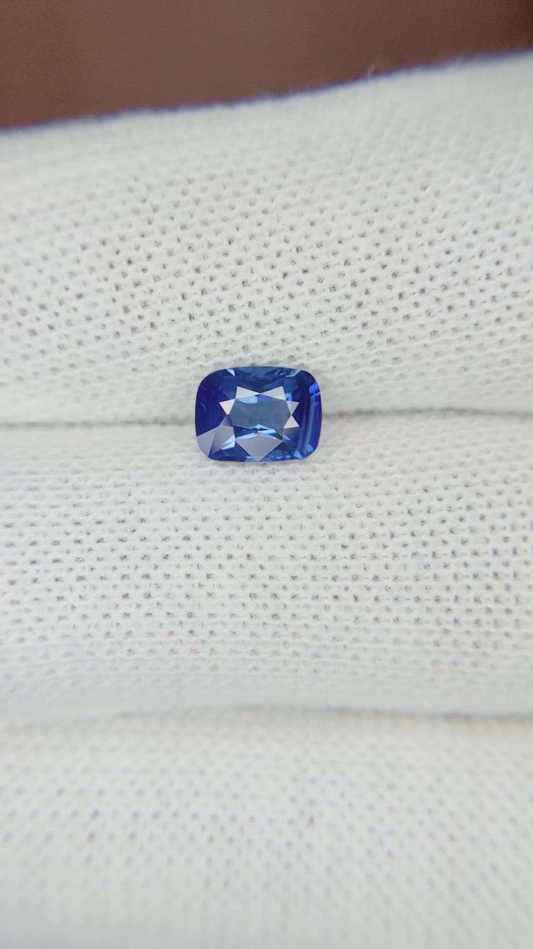 1.14 Ct. Blue Sapphire from Ceylon (Sri Lanka) Size Video