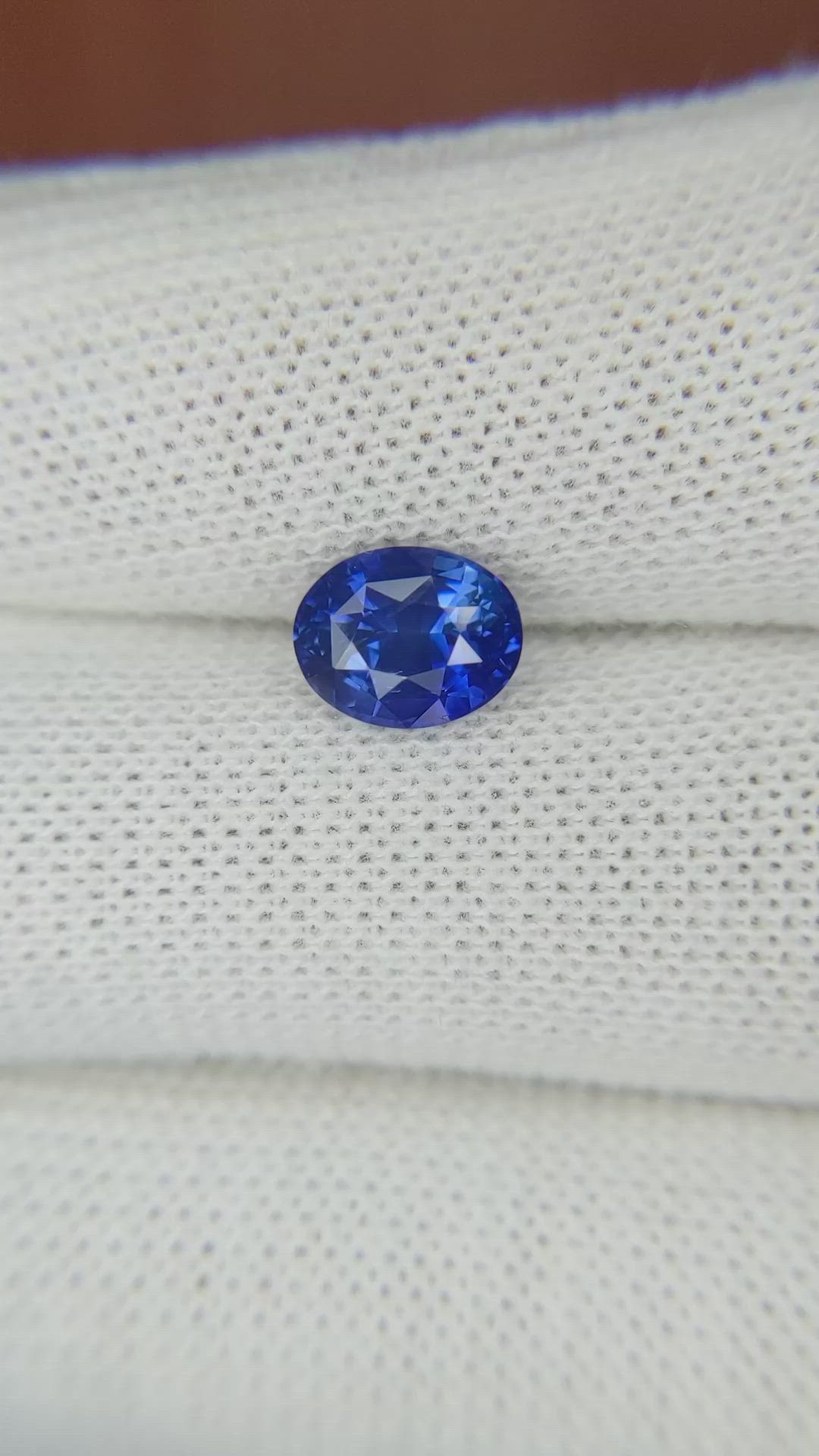 1.83 Ct. Blue Sapphire from Ceylon (Sri Lanka) Size Video