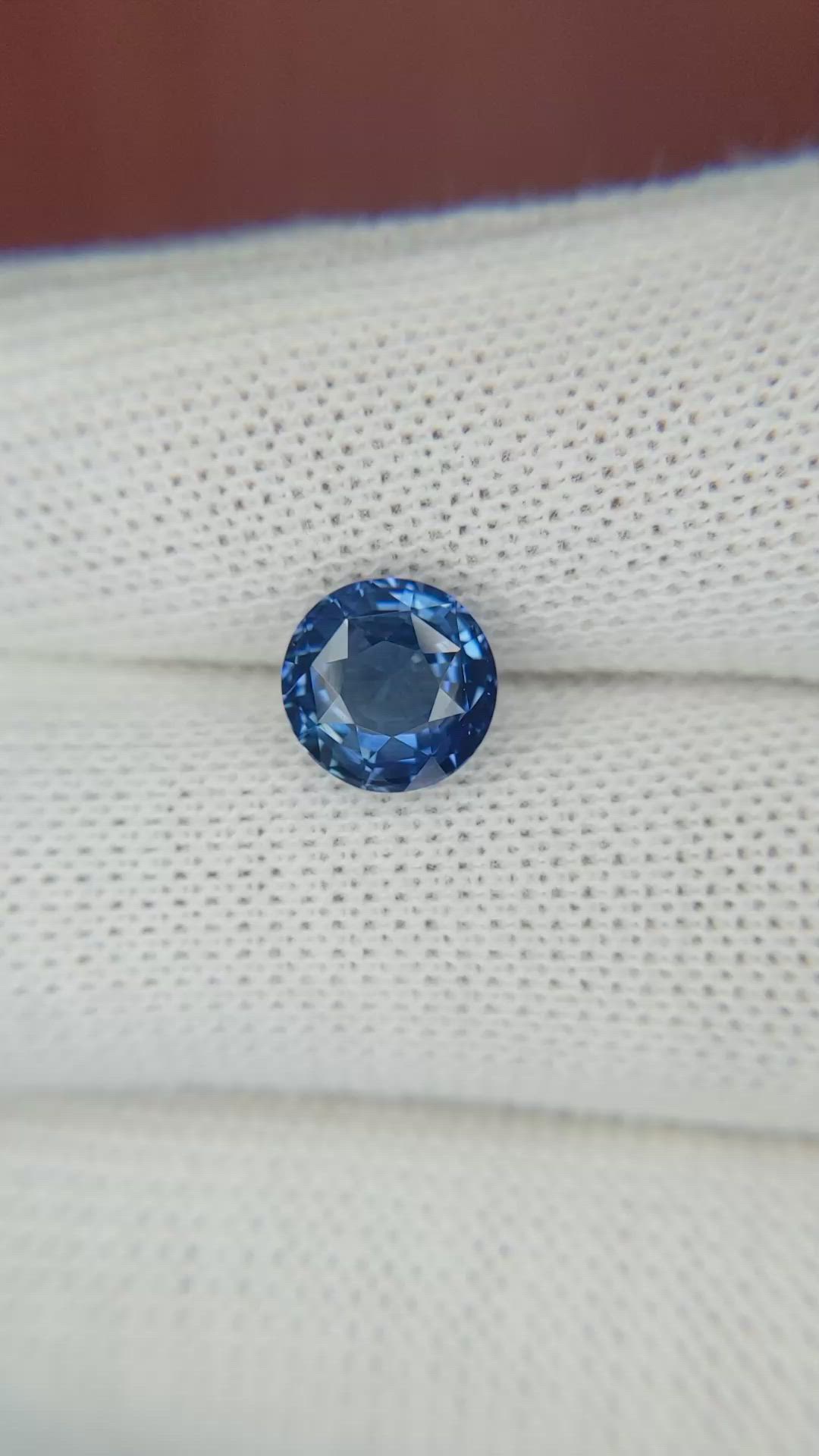 2.56 Ct. Blue Sapphire from Ceylon (Sri Lanka) Size Video