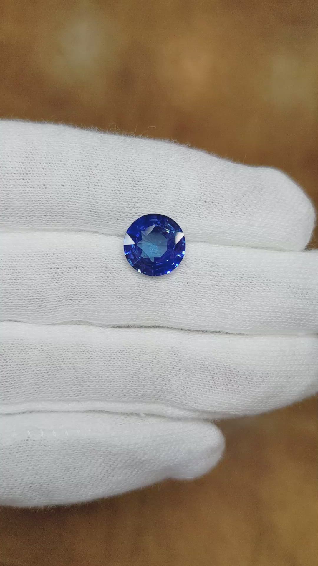 3.81 Ct. Blue Sapphire from Ceylon (Sri Lanka) Size Video