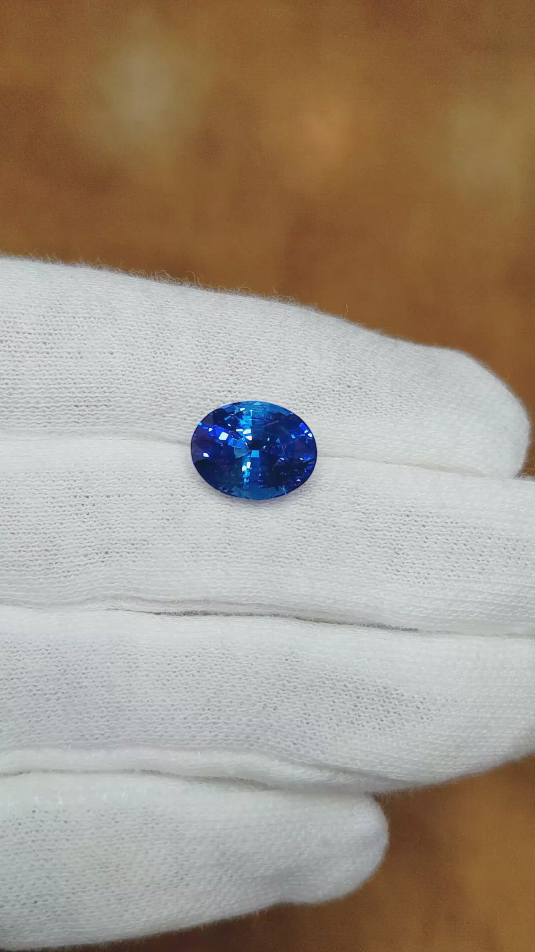 5.61 Ct. Blue Sapphire from Ceylon (Sri Lanka) Size Video