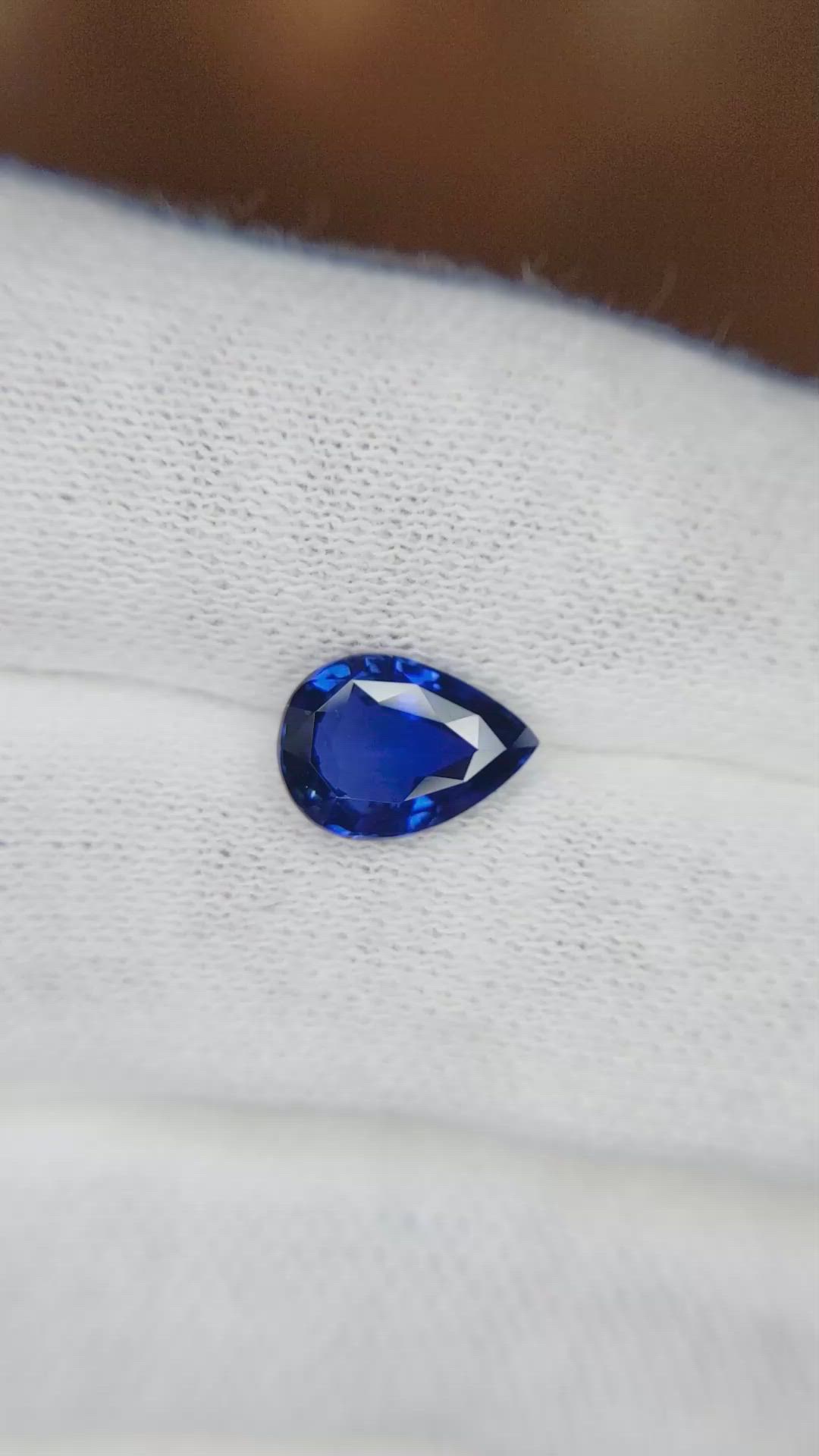 2.01 Ct. Blue Sapphire from Ceylon (Sri Lanka) Size Video