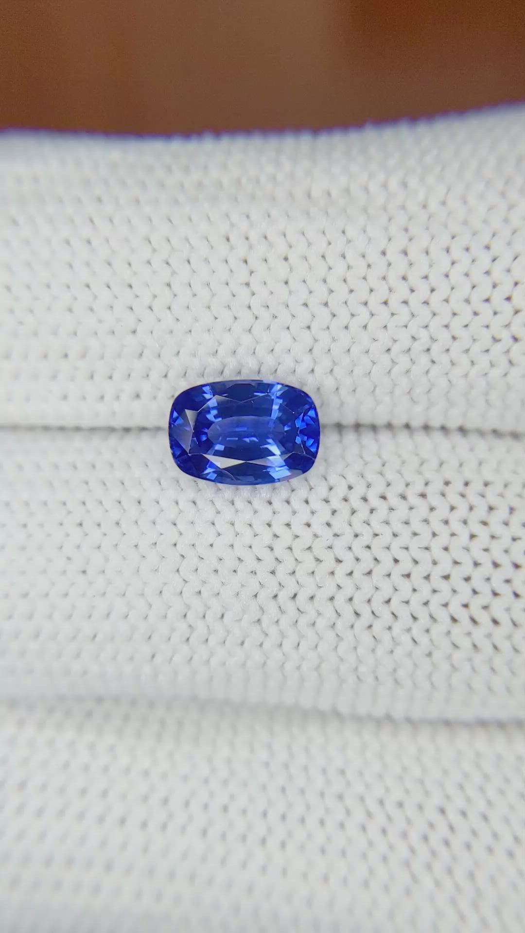 1.87 Ct. Blue Sapphire from Ceylon (Sri Lanka) Size Video