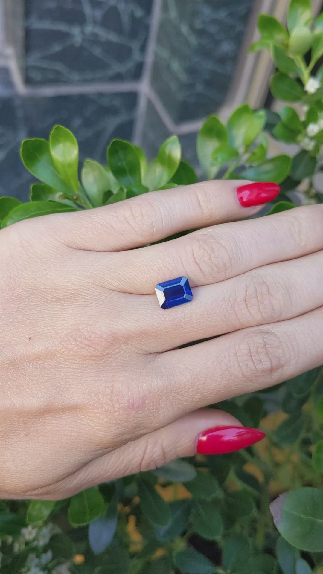 2.71 Ct. Blue Sapphire from Ceylon (Sri Lanka) Size Video