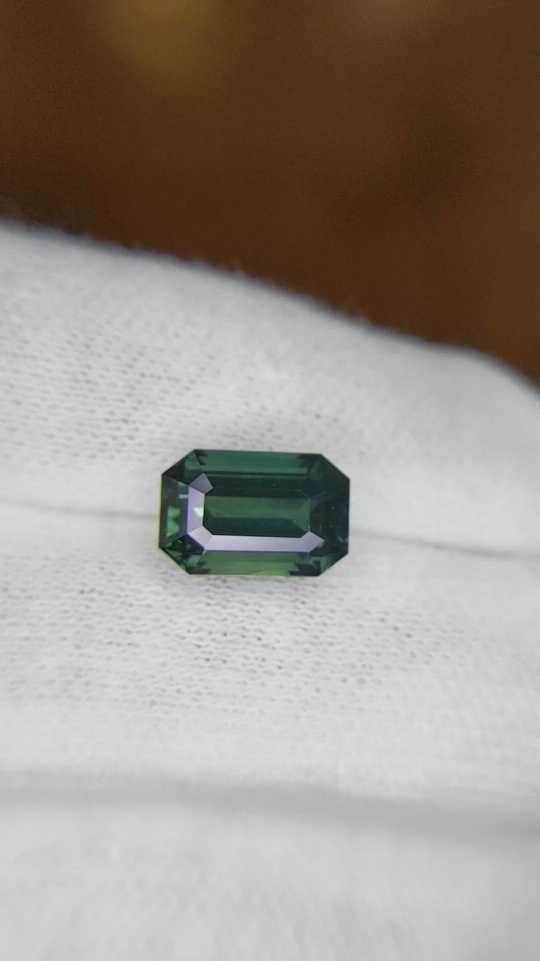 4.50 Ct. Sapphire from Ceylon (Sri Lanka) Size Video