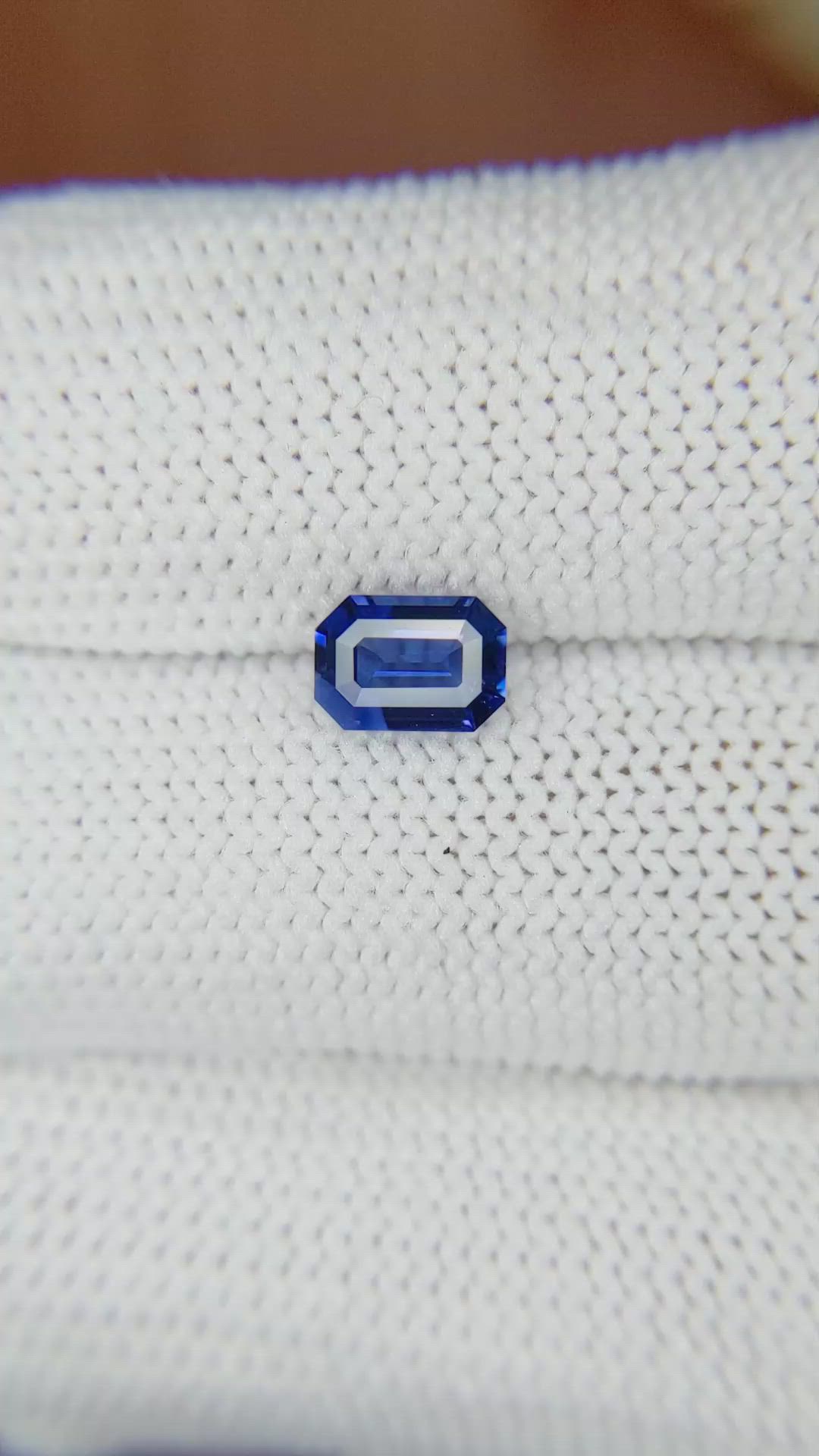 0.95 Ct. Blue Sapphire from Ceylon (Sri Lanka) Size Video