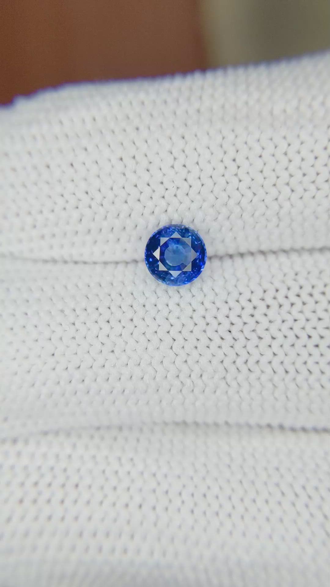 0.80 Ct. Blue Sapphire from Ceylon (Sri Lanka) Size Video
