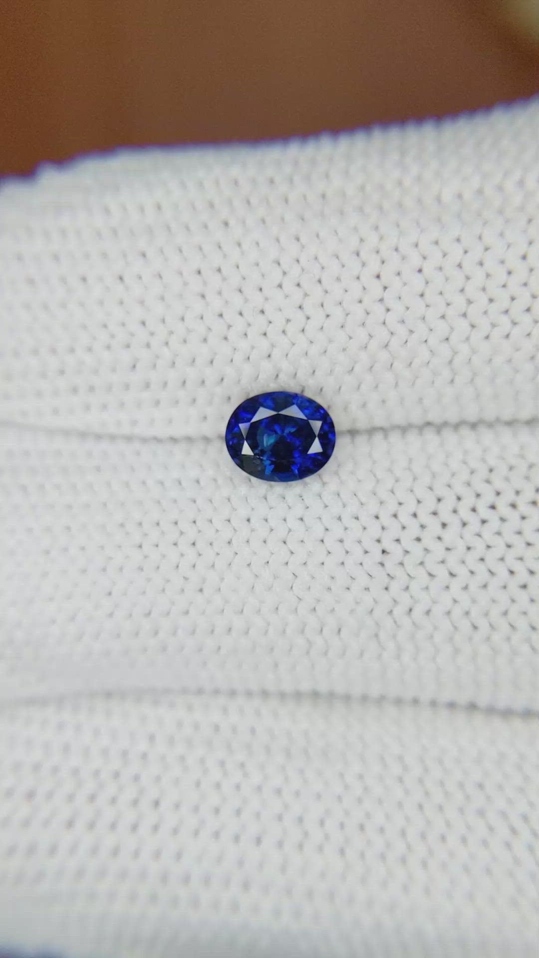 0.83 Ct. Blue Sapphire from Ceylon (Sri Lanka) Size Video