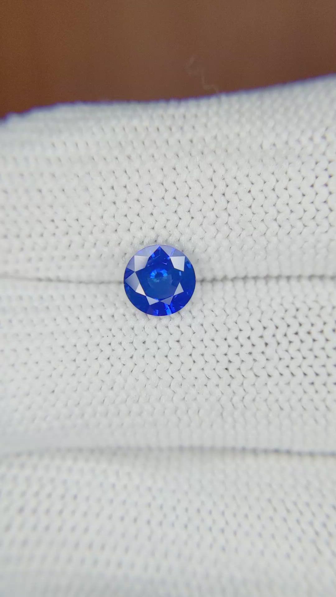 1.01 Ct. Blue Sapphire from Ceylon (Sri Lanka) Size Video