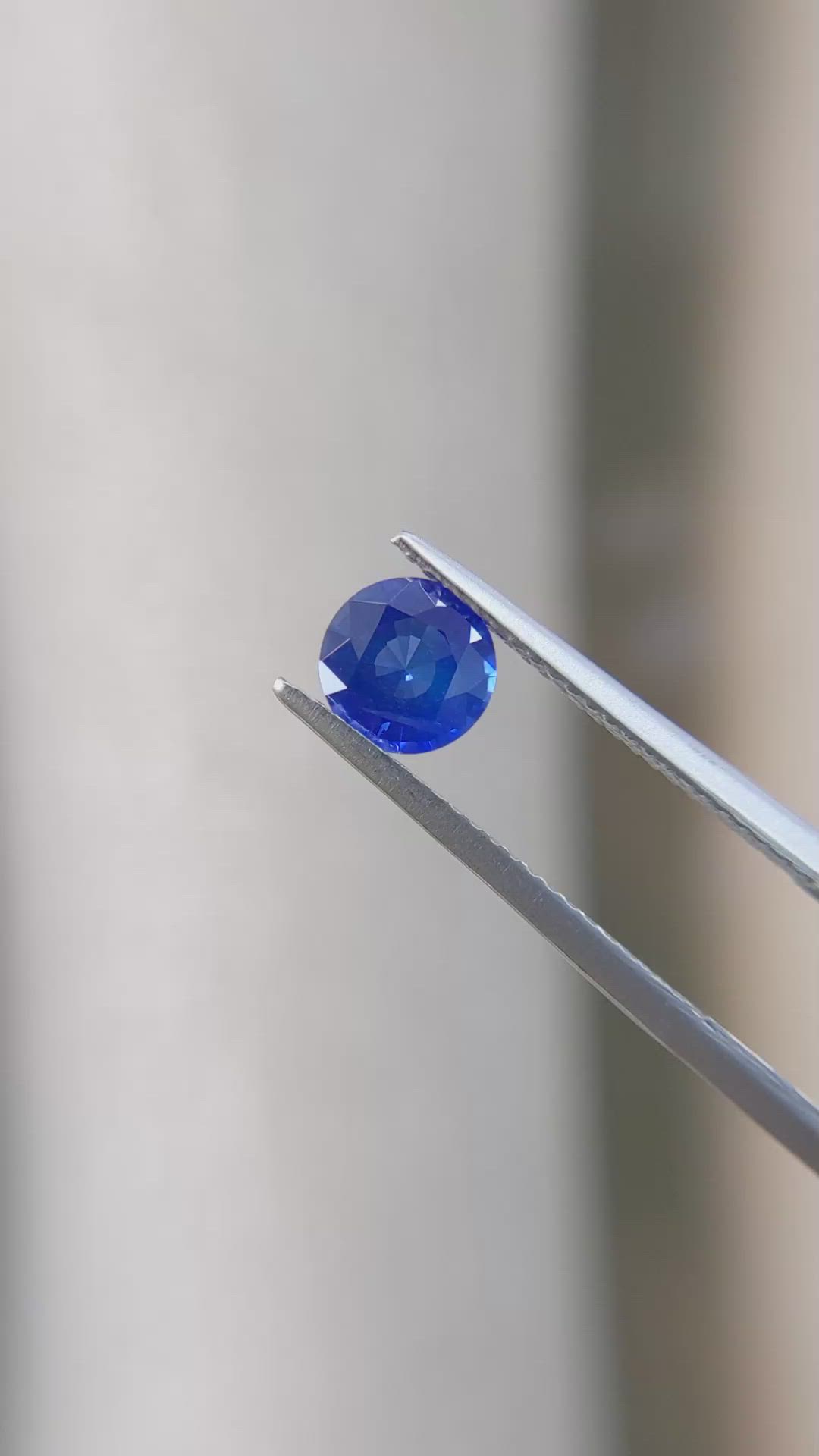 1.01 Ct. Blue Sapphire from Ceylon (Sri Lanka) Size Video