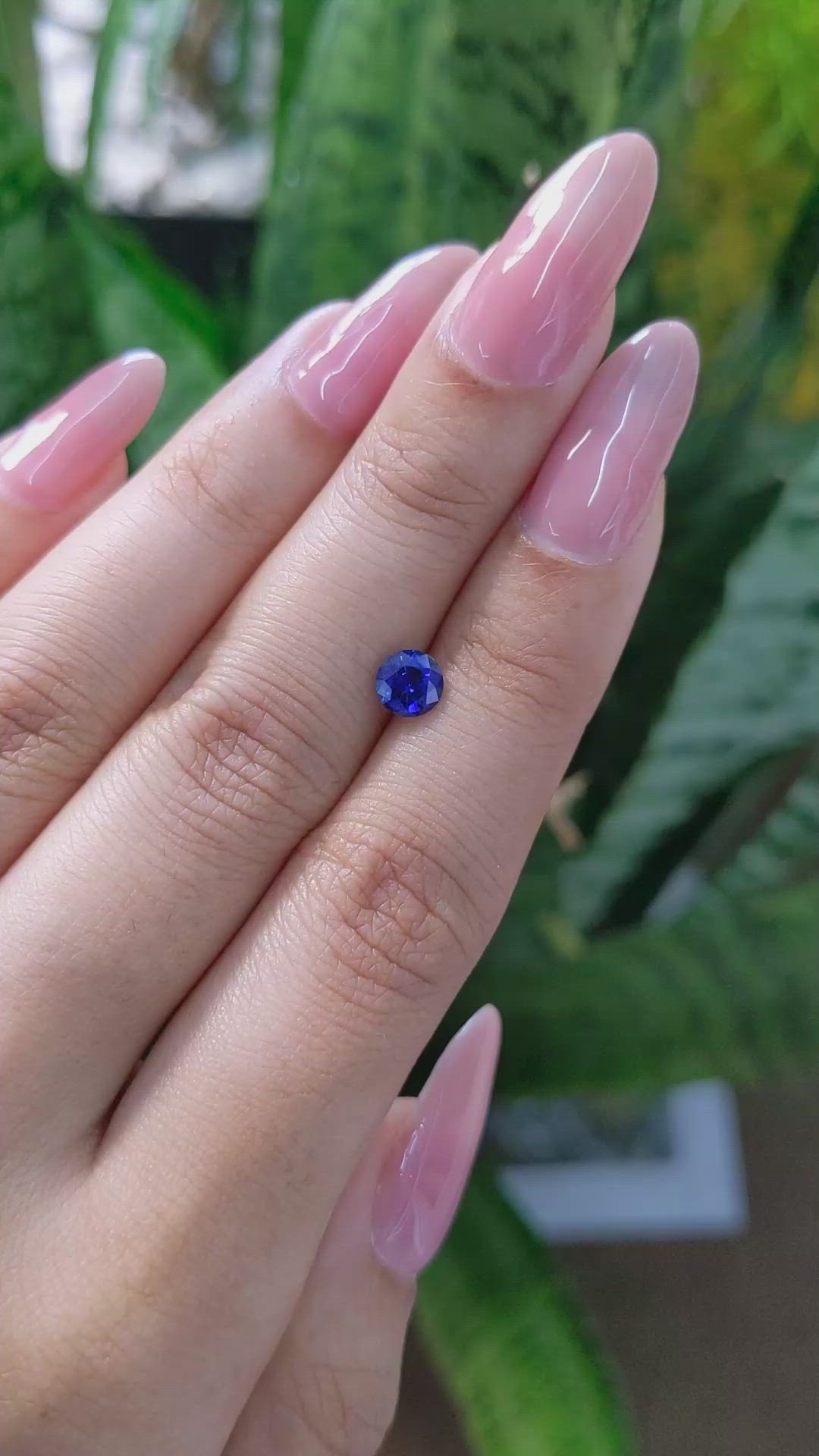 0.75 Ct. Blue Sapphire from Ceylon (Sri Lanka) Size Video