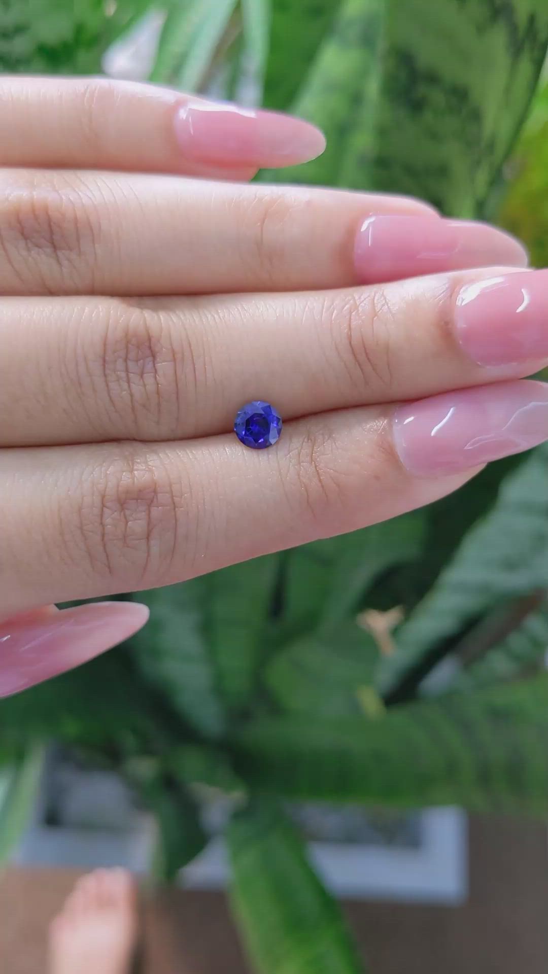 0.75 Ct. Blue Sapphire from Ceylon (Sri Lanka) Size Video