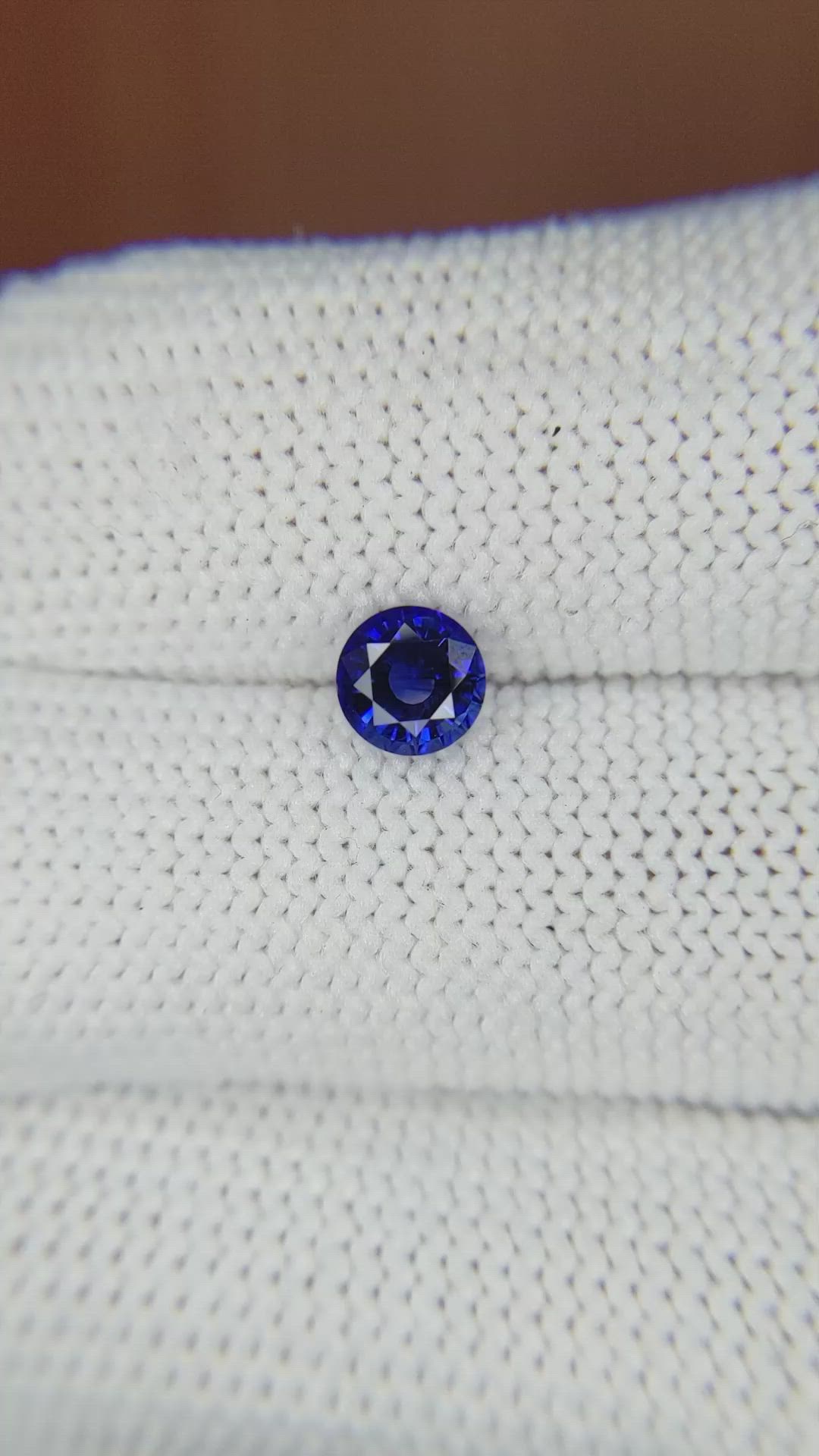 0.75 Ct. Blue Sapphire from Ceylon (Sri Lanka) Size Video