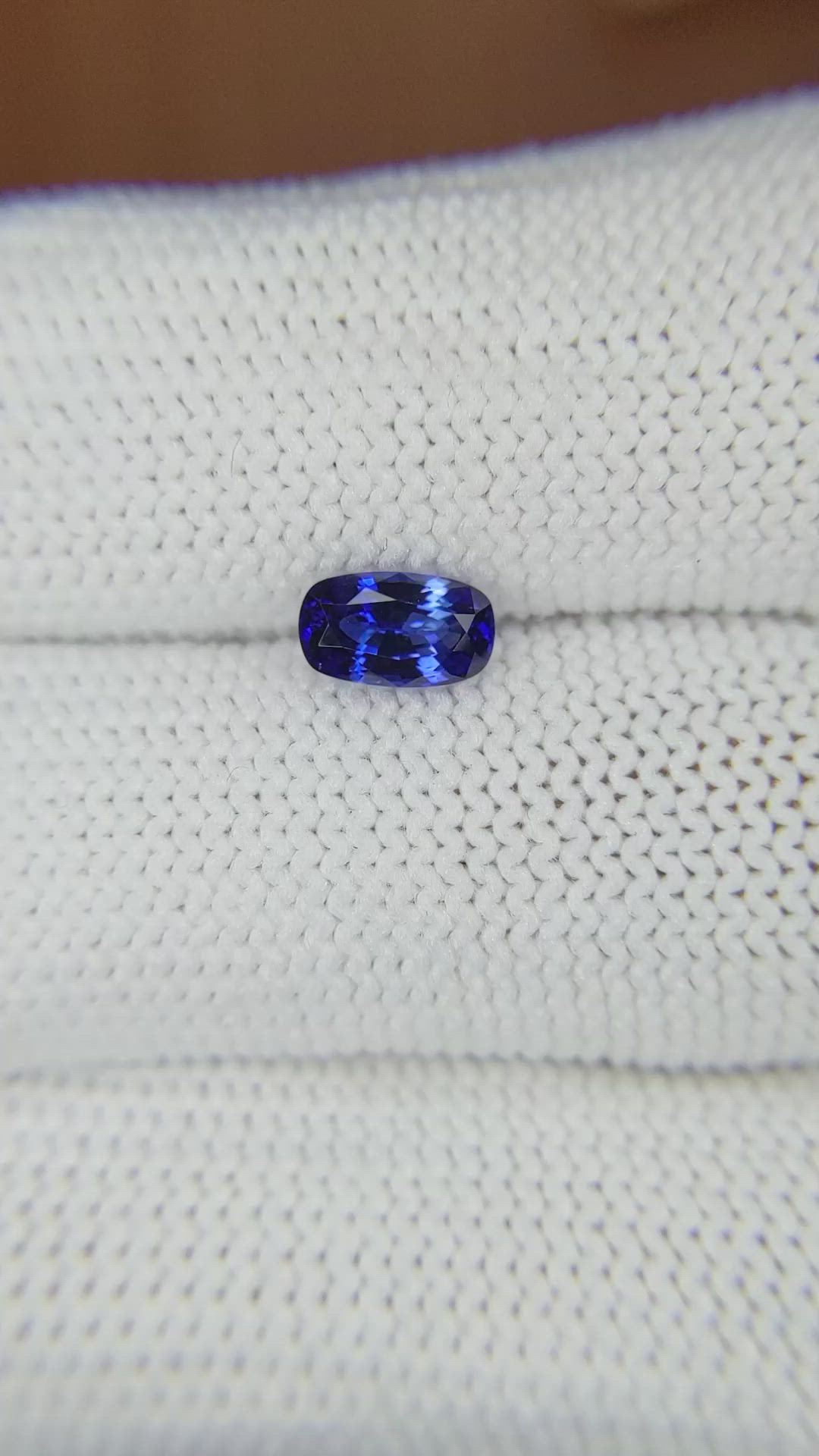 0.87 Ct. Blue Sapphire from Ceylon (Sri Lanka) Size Video