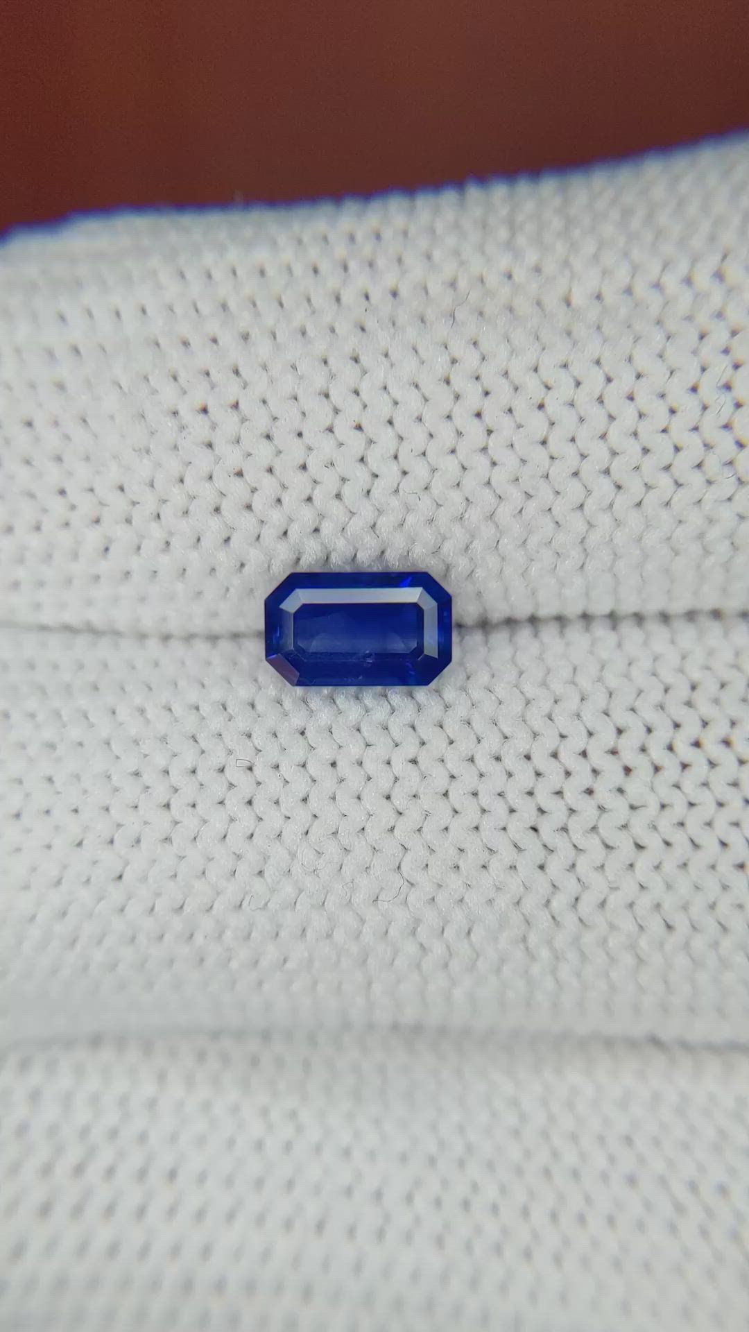0.90 Ct. Blue Sapphire from Ceylon (Sri Lanka) Size Video