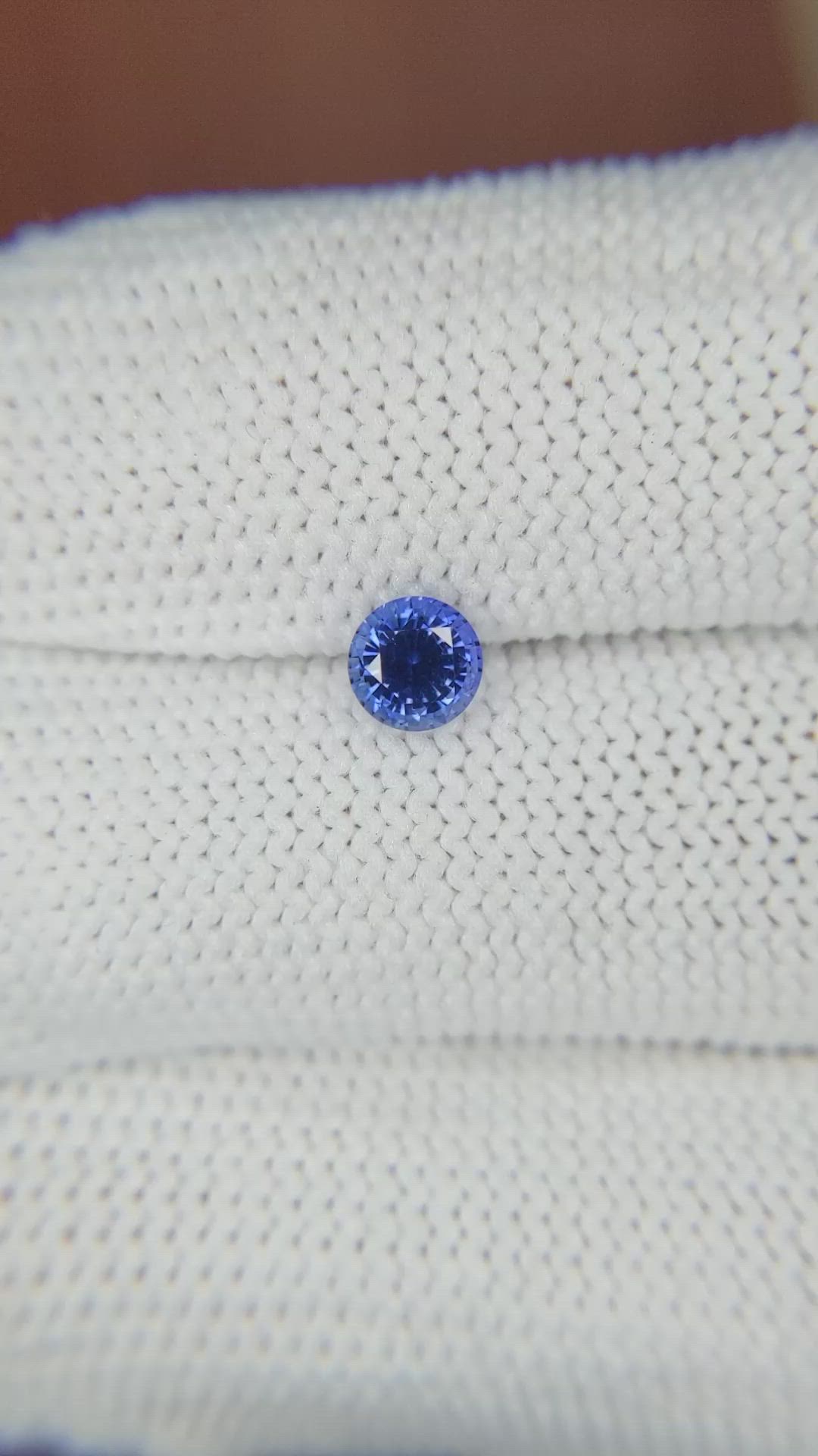 0.64 Ct. Sapphire from Ceylon (Sri Lanka) Size Video