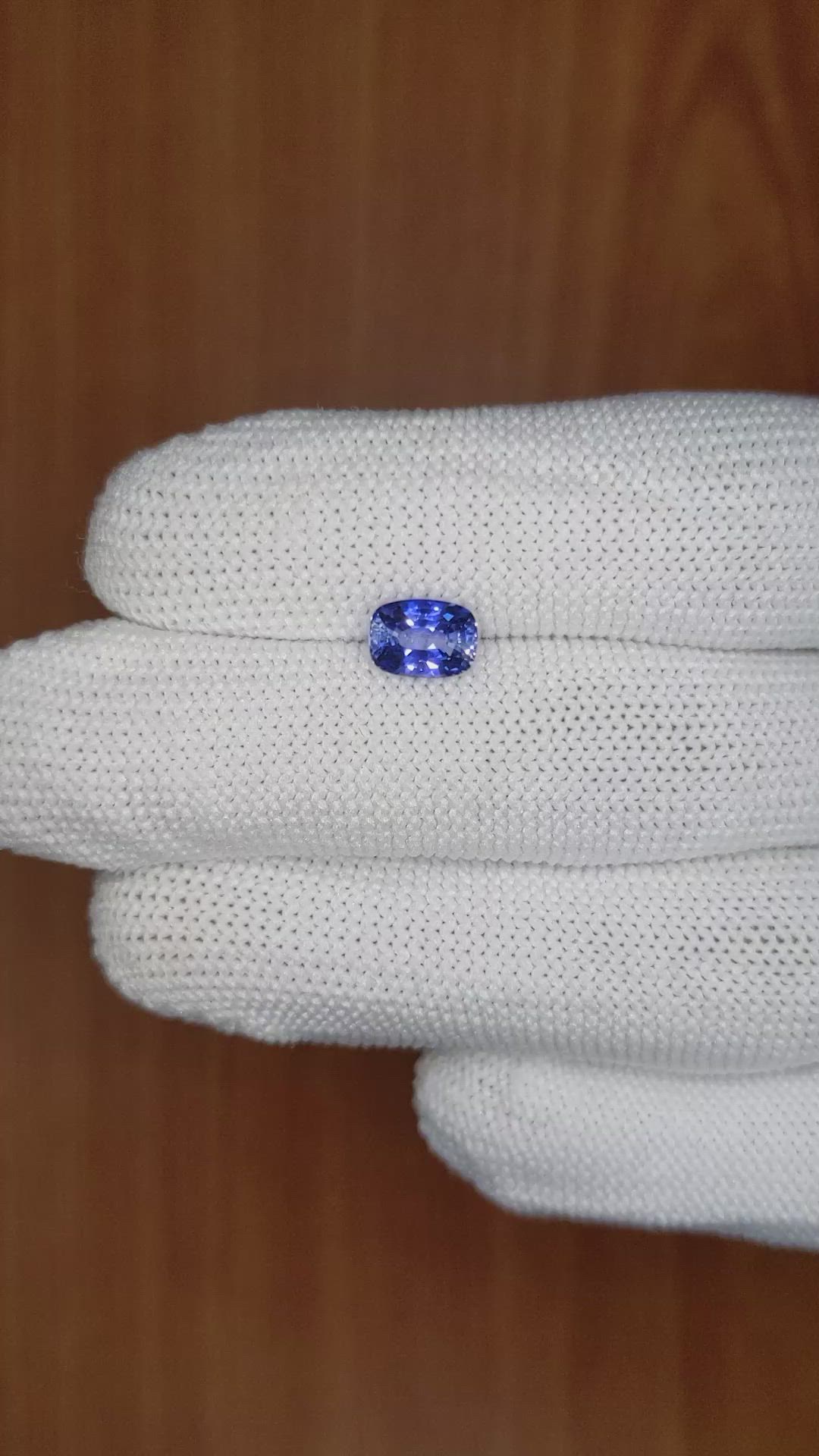 1.25 Ct. Bi Color Sapphire from Ceylon (Sri Lanka) Size Video