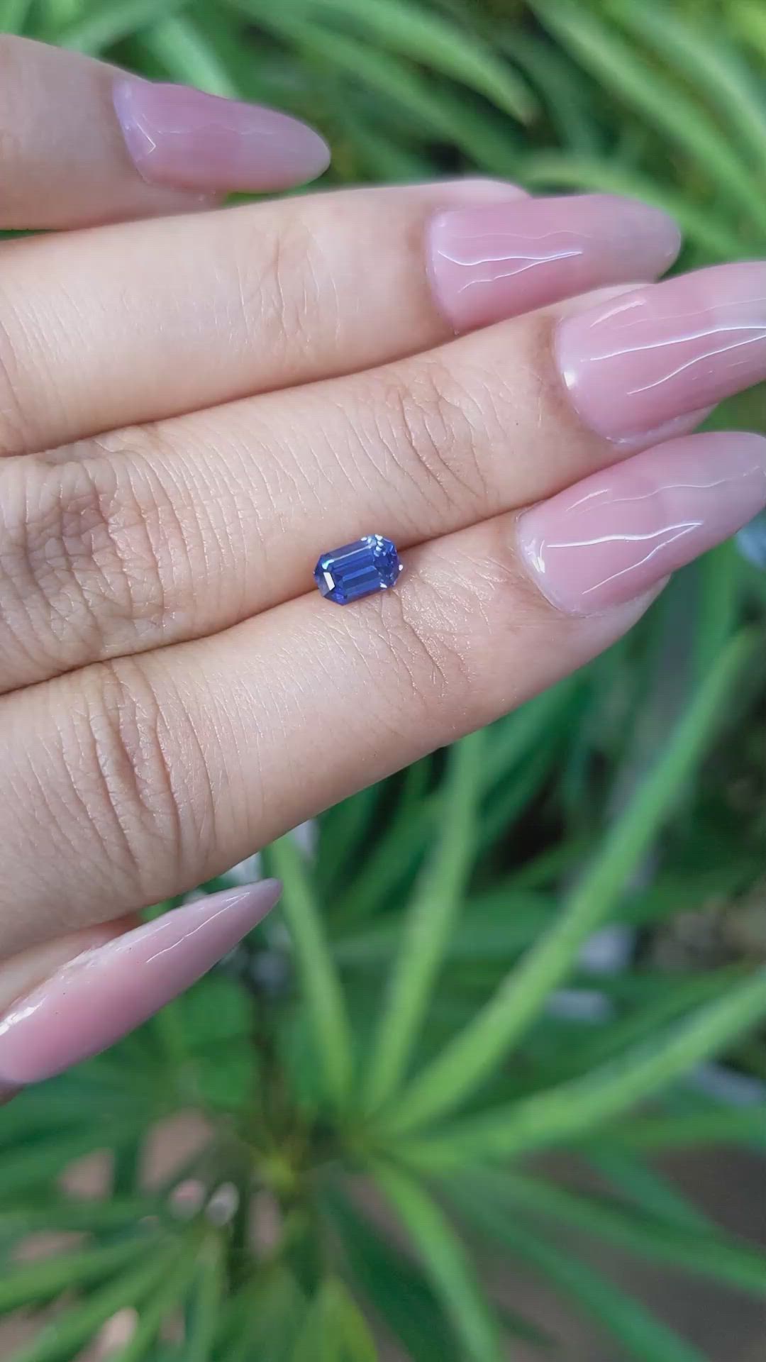 0.81 Ct. Blue Sapphire from Ceylon (Sri Lanka) Size Video